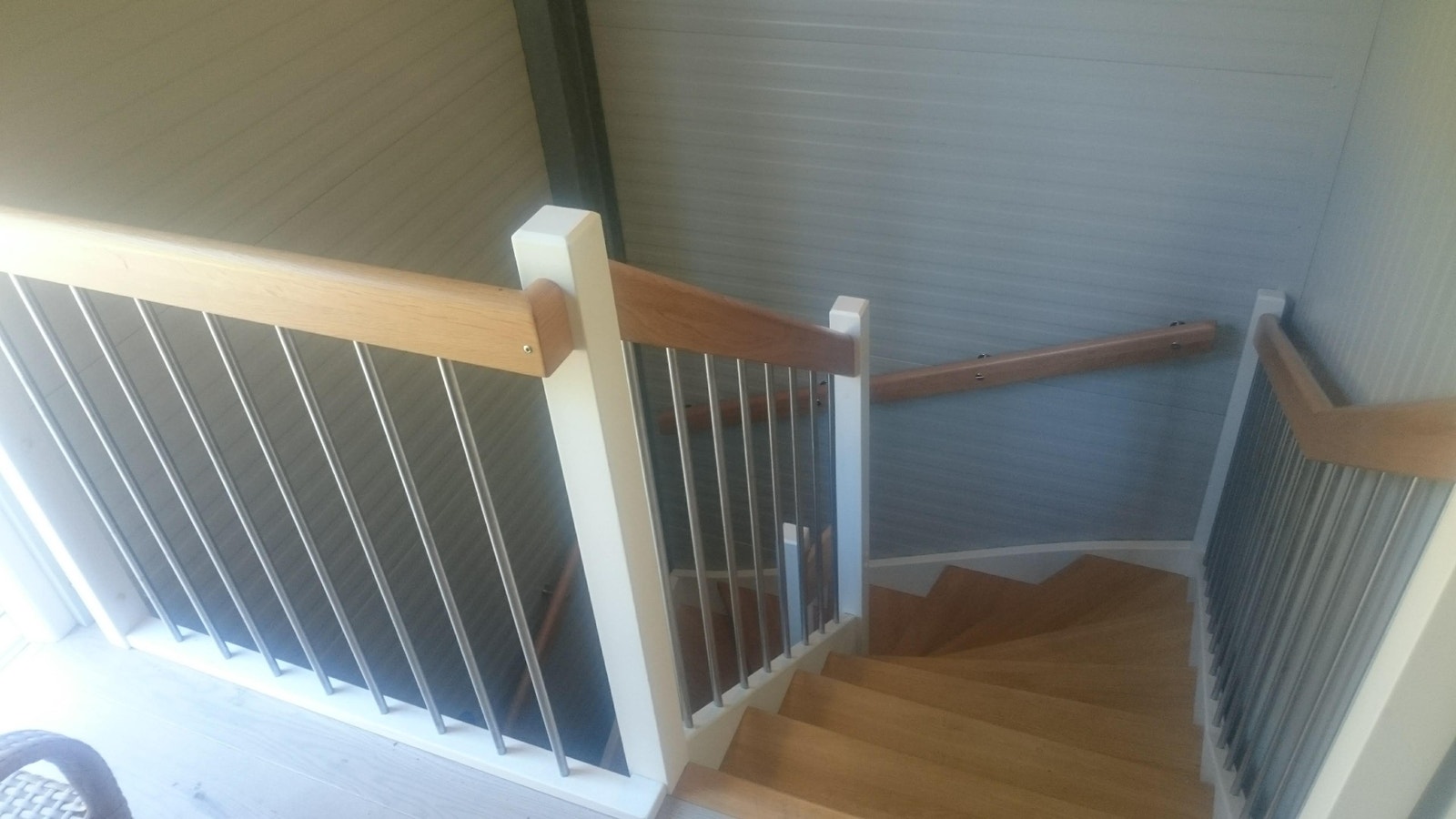 Trappeoppgang til kjøkken og terrasse Galleribilde