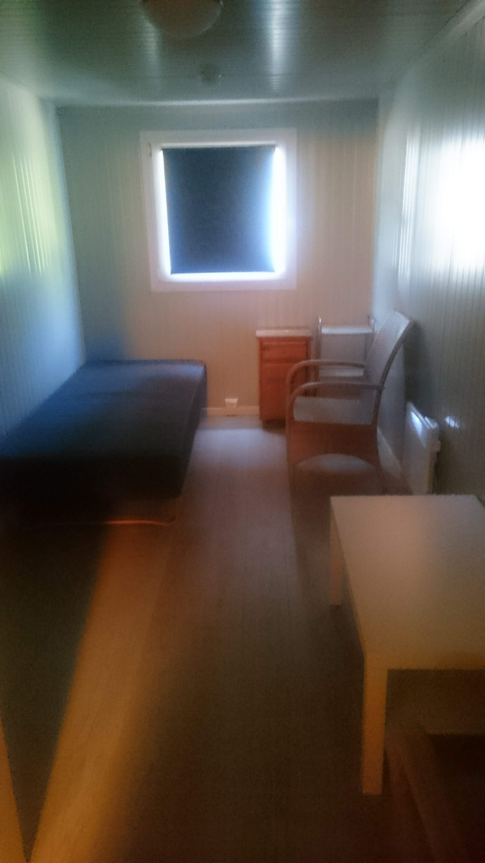 Soverom med seng Galleribilde