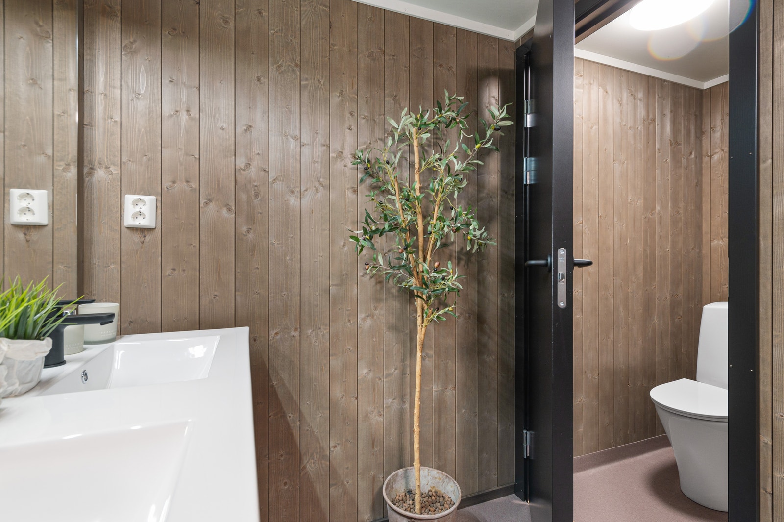 Toalett kjeller Galleribilde