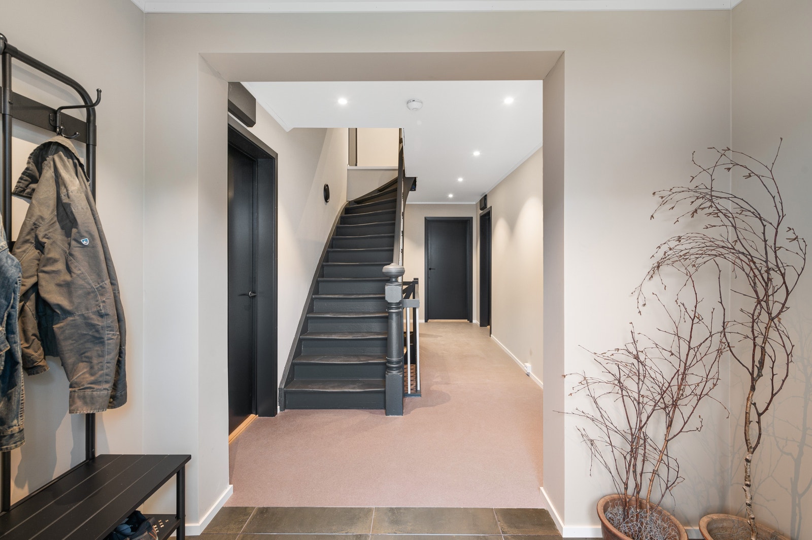 Inngang 1. etg. Velkommen! Galleribilde