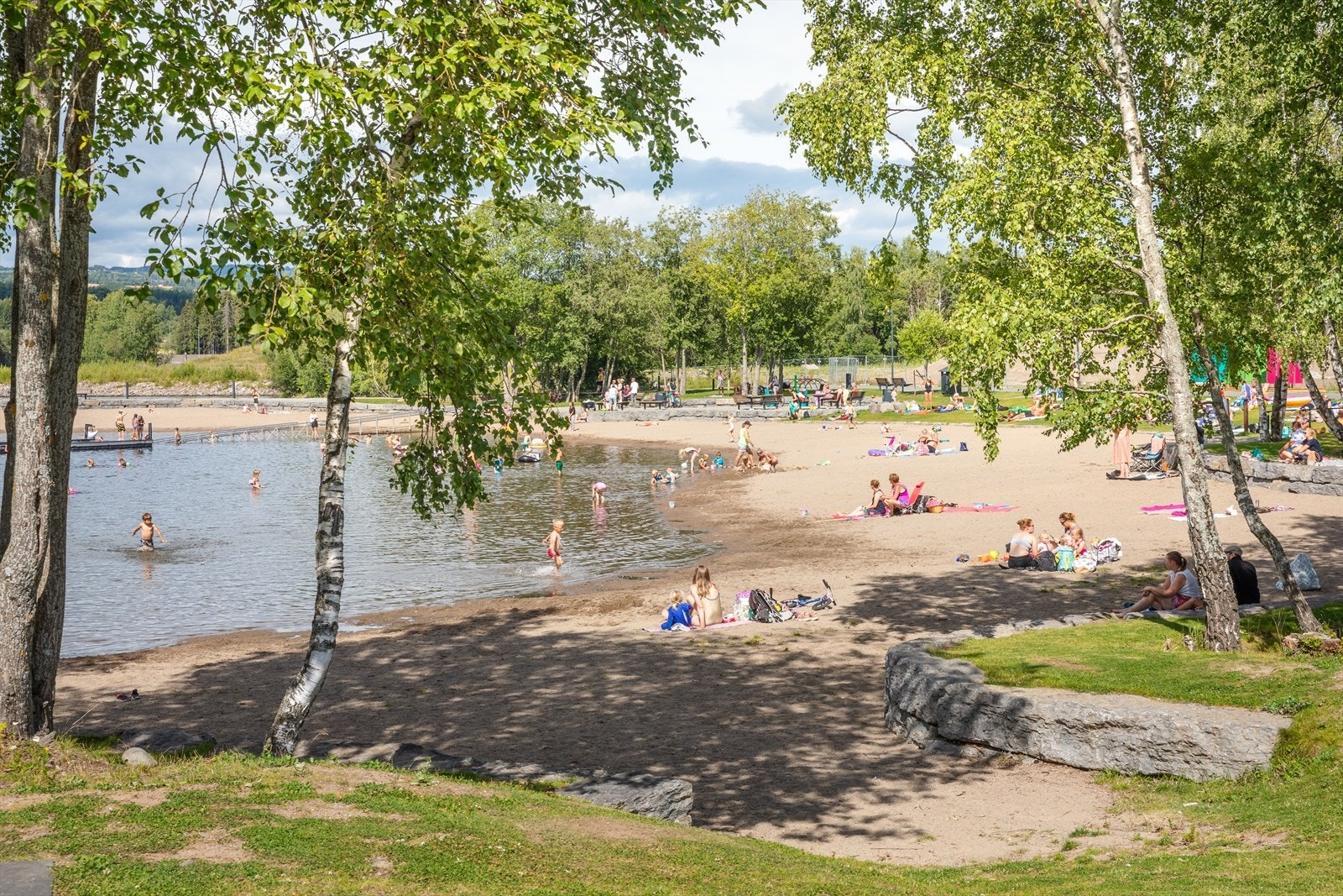 Fra Østgårdsvegen 17 er det kort vei til Mjøsparken som er et populært frilufts- og rekreasjonsområde. Foto: Ringsaker kommune Galleribilde