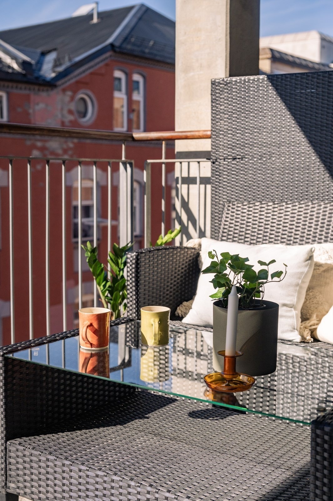 Møbler på balkongen følger med! Galleribilde