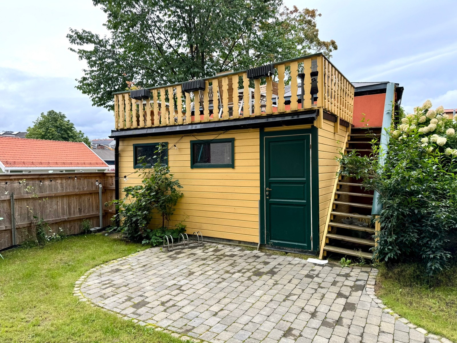 Sykkelbod med plass til en sykkel. Galleribilde