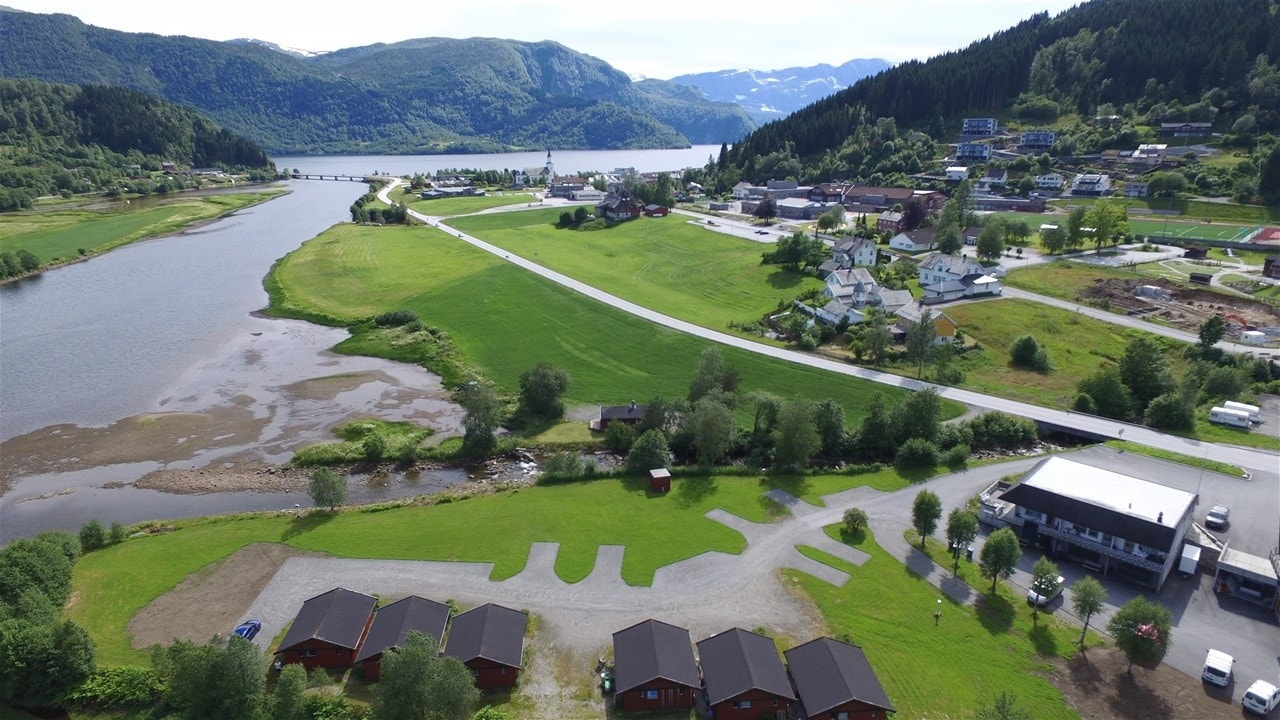 Mot sentrum og Førdefjorden. Galleribilde