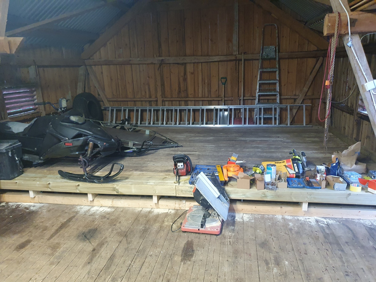 Oppe på fjøs Galleribilde