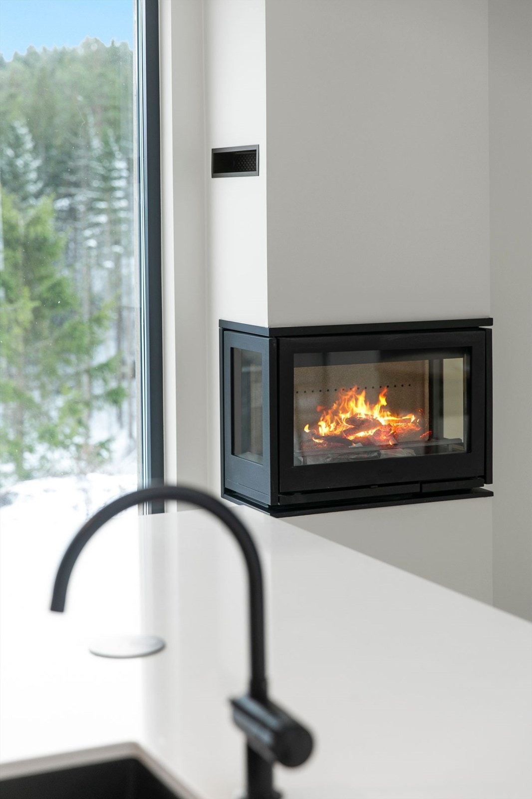 Flott peis installeres Galleribilde