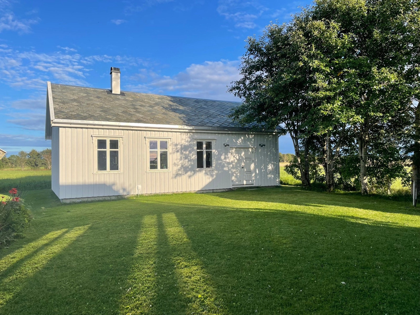 Den gamle Innstrand skolen, oppusset fram til 2013 Galleribilde