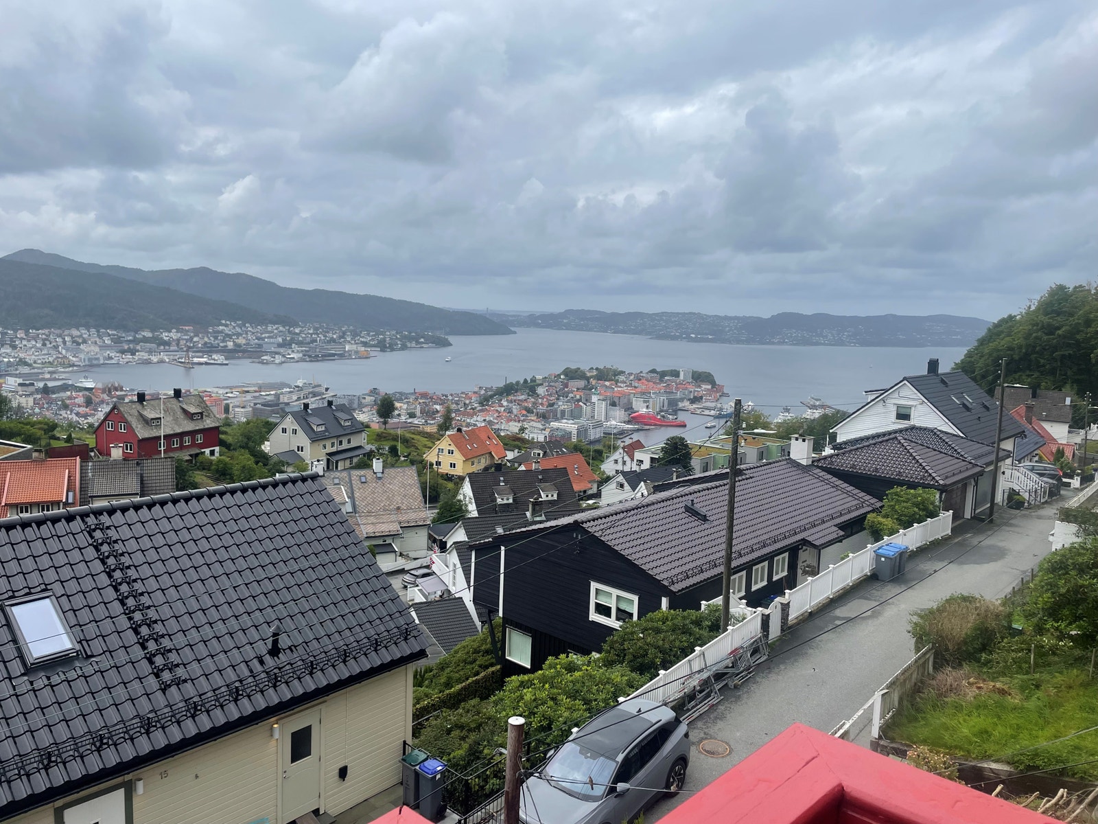 Flott utsikt over bergen Galleribilde