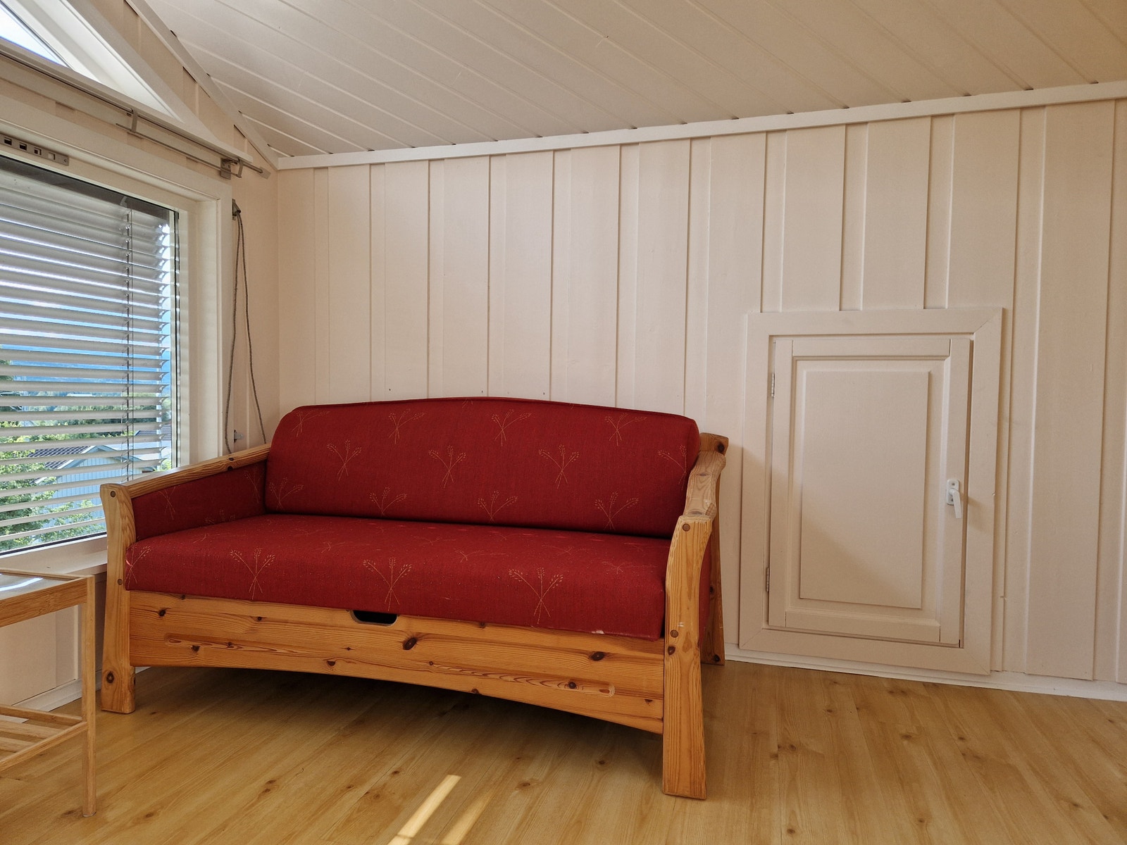 Det er én bod på hver side i ytre stue Galleribilde