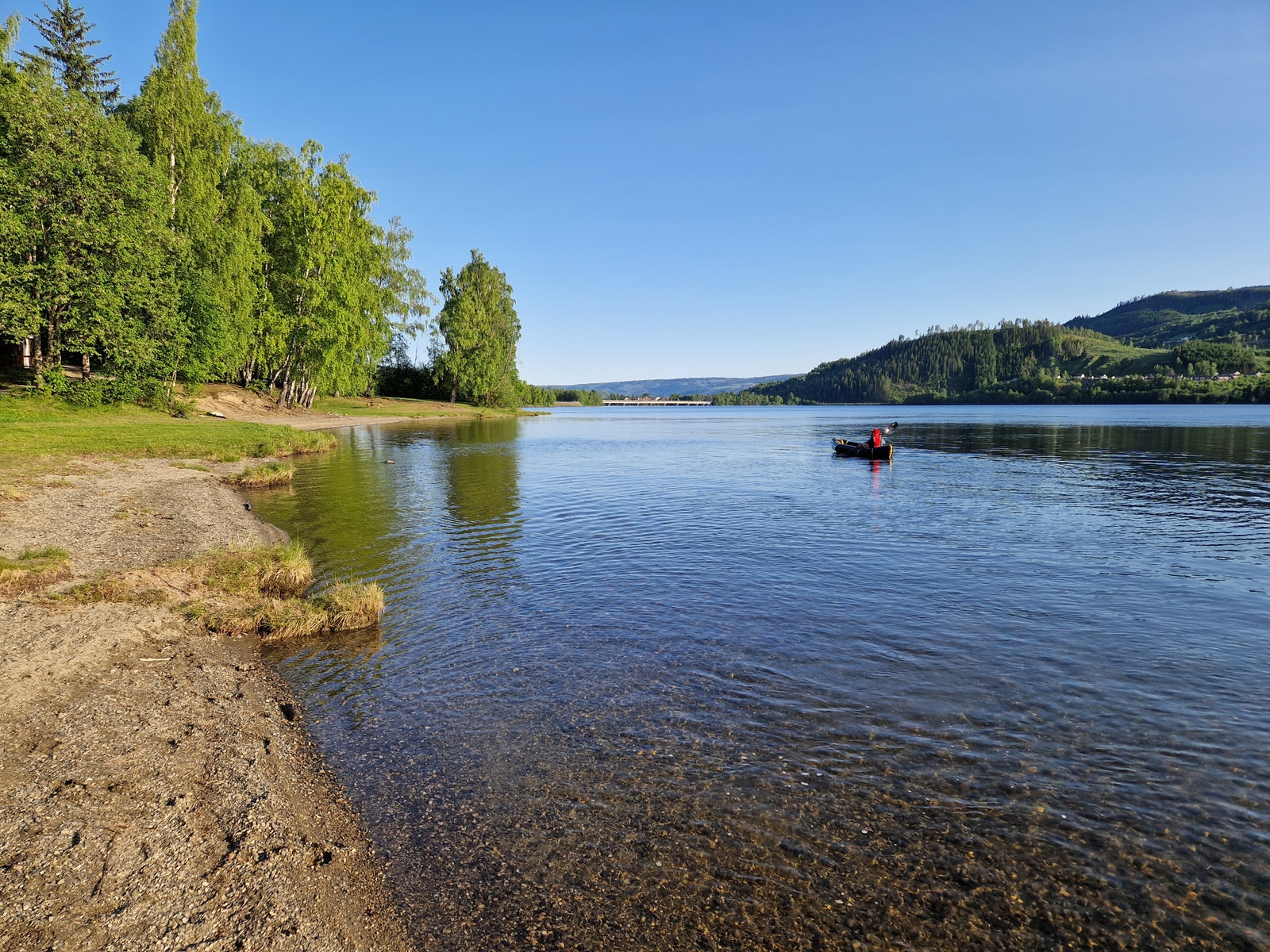 Fine bademuligheter, selv om vannet i Lågen kan være litt kaldt Galleribilde