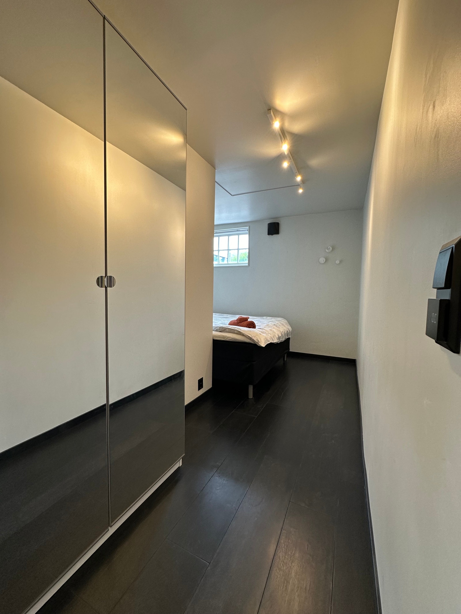 Soverom2 - 150cm seng og garderobeskap. Galleribilde