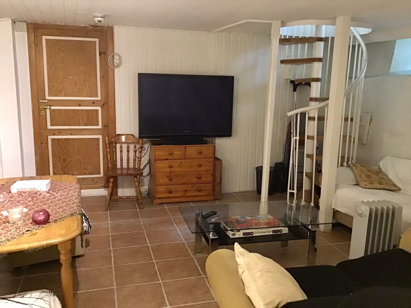 Downstairs ‘chill-out’ room Galleribilde