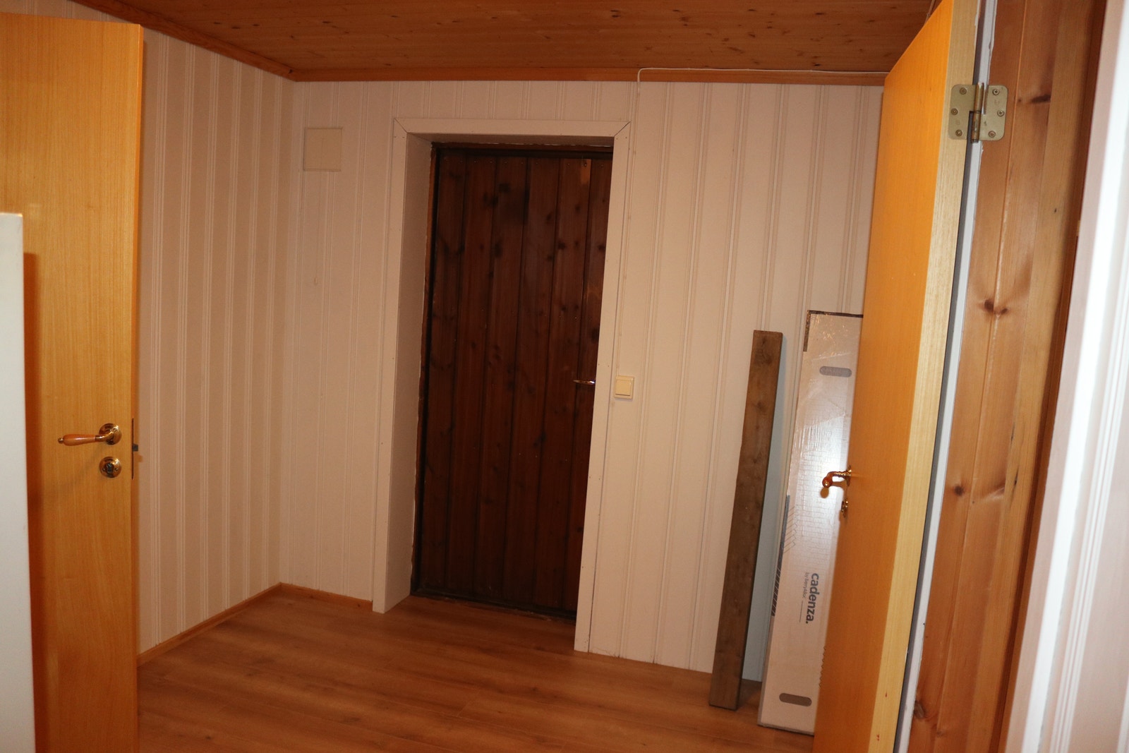 Kjellerinngang Galleribilde