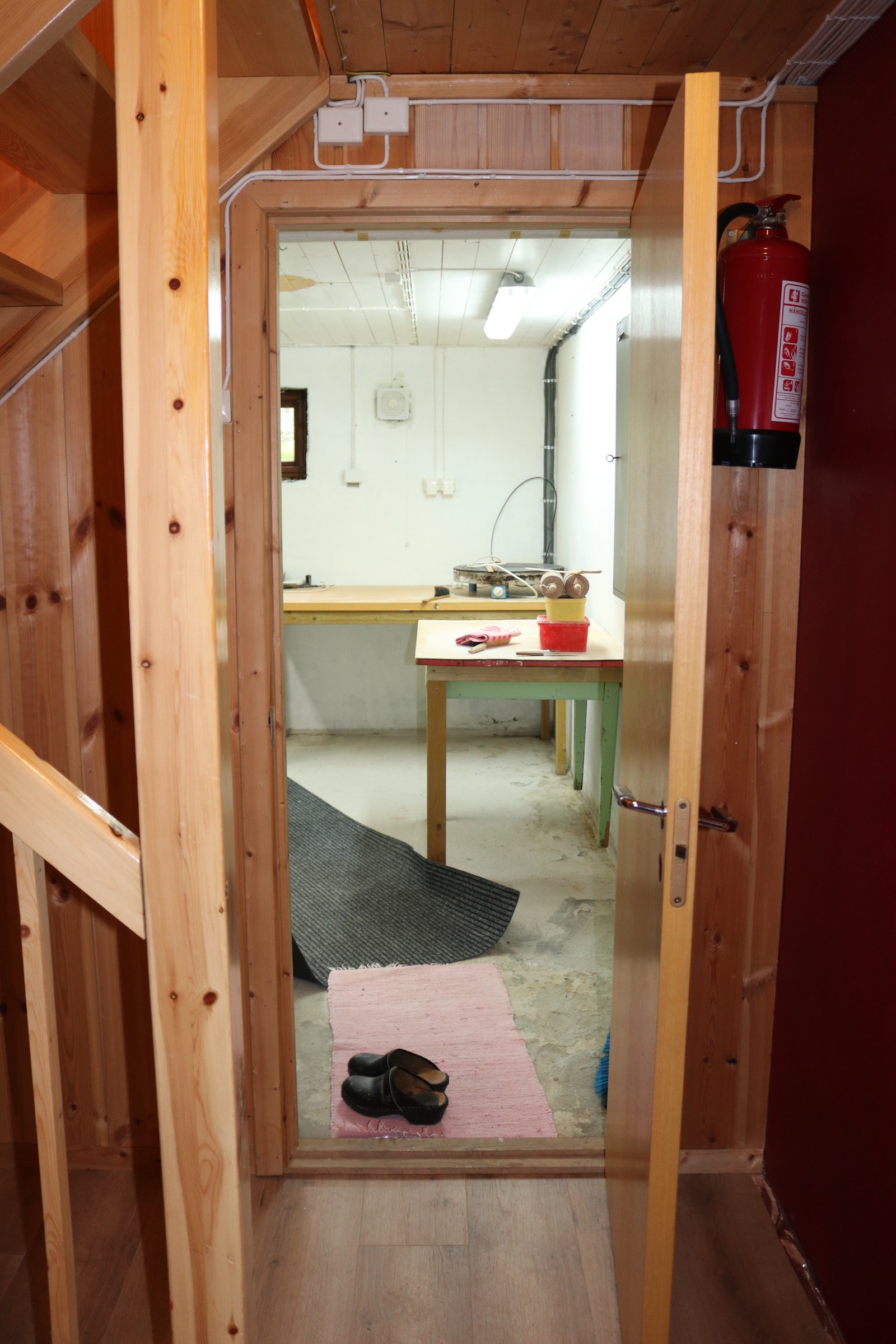 Kjeller - Teknisk rom. God plass til fryser, bakstrom og oppbevaring. Galleribilde