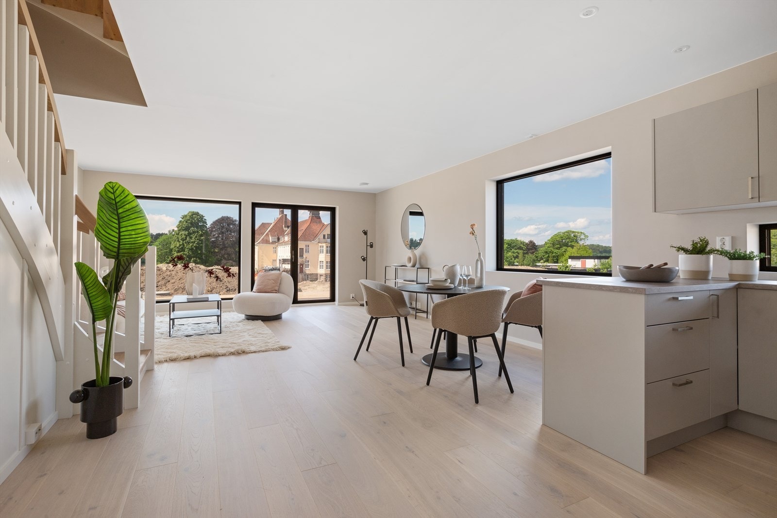 Boligen er familievennlig, energieffektive og kan bl.a. by på vestvendte uteplasser, carport og takterrasse! Galleribilde