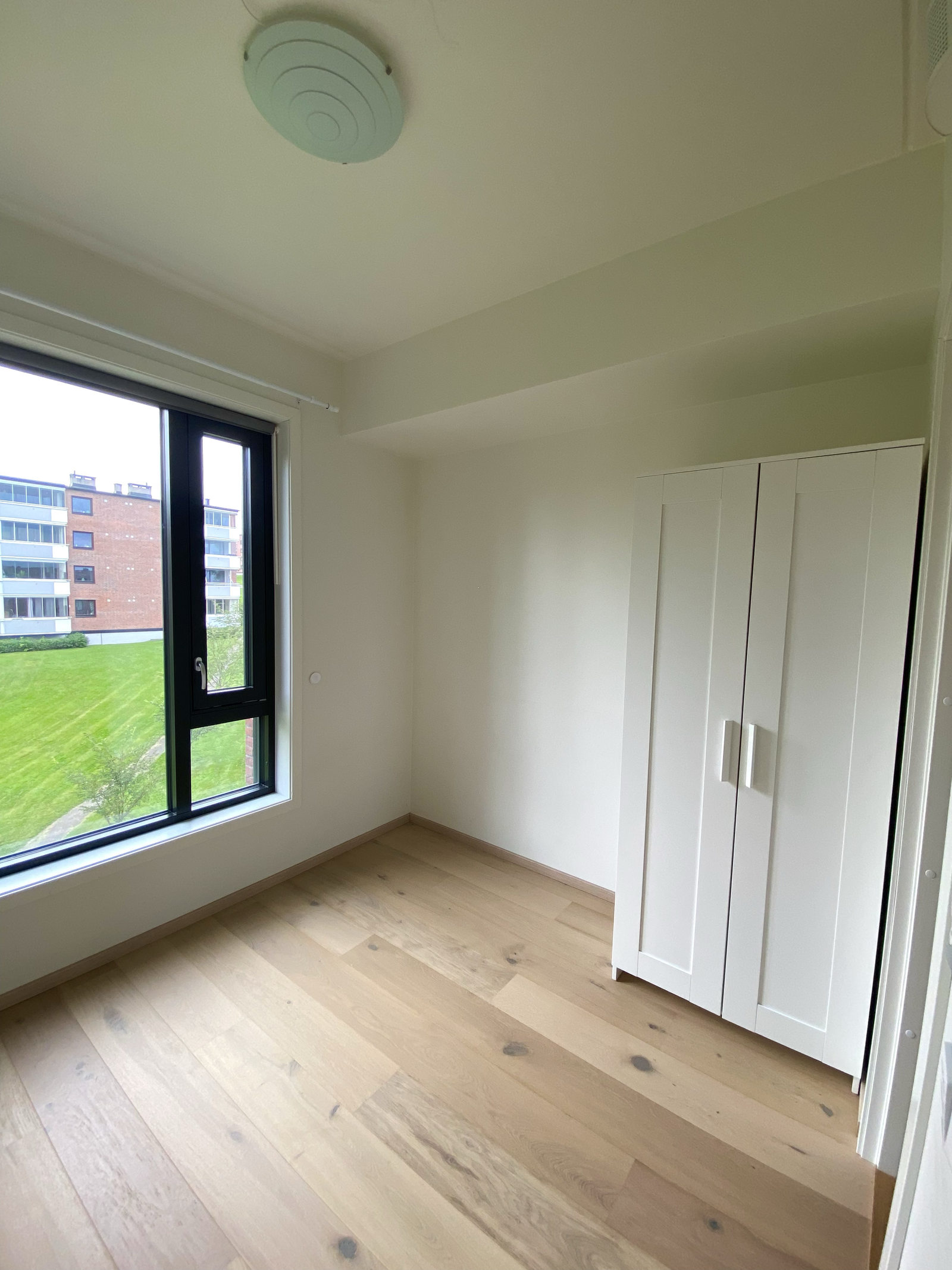 ** Garderobeskapet er ikke tilgjengelig lenger ** Galleribilde