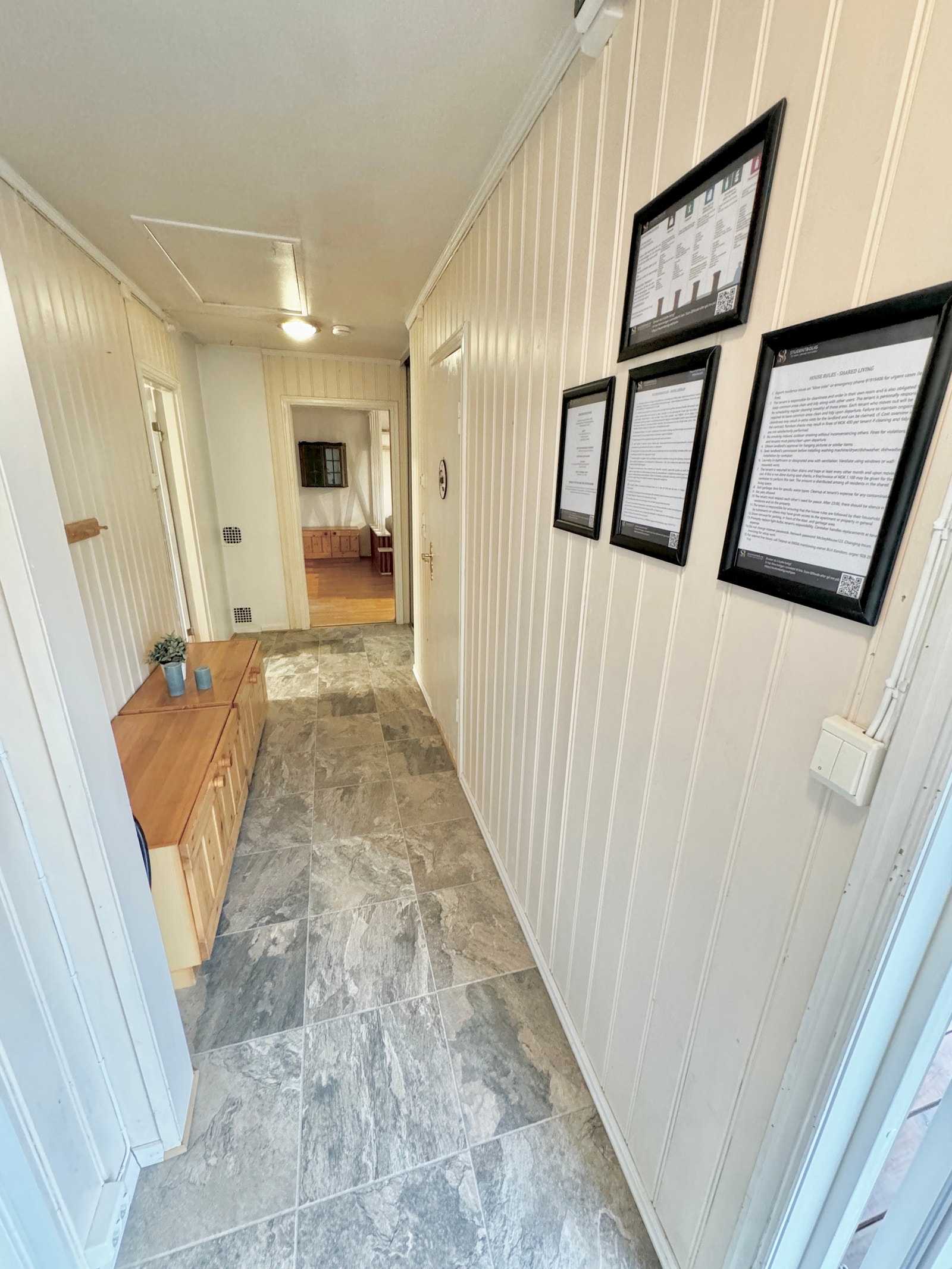 Gang med god oppbevaringsplass til sko Galleribilde