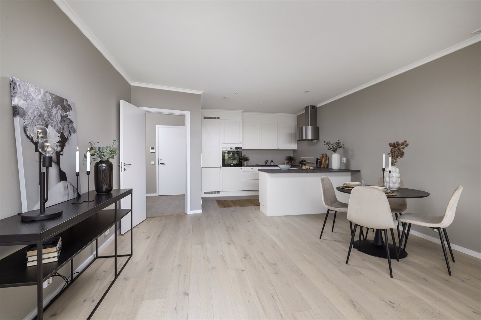 God plass til spisegruppe Galleribilde