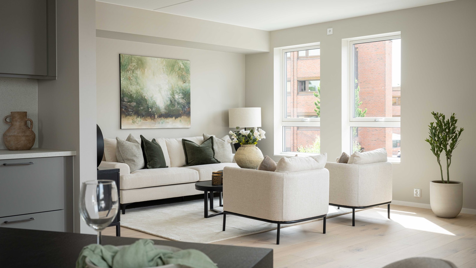 Bilde fra ferdigstilt, større 4-roms som vi benytter som visningsleilighet i hus 1. Galleribilde