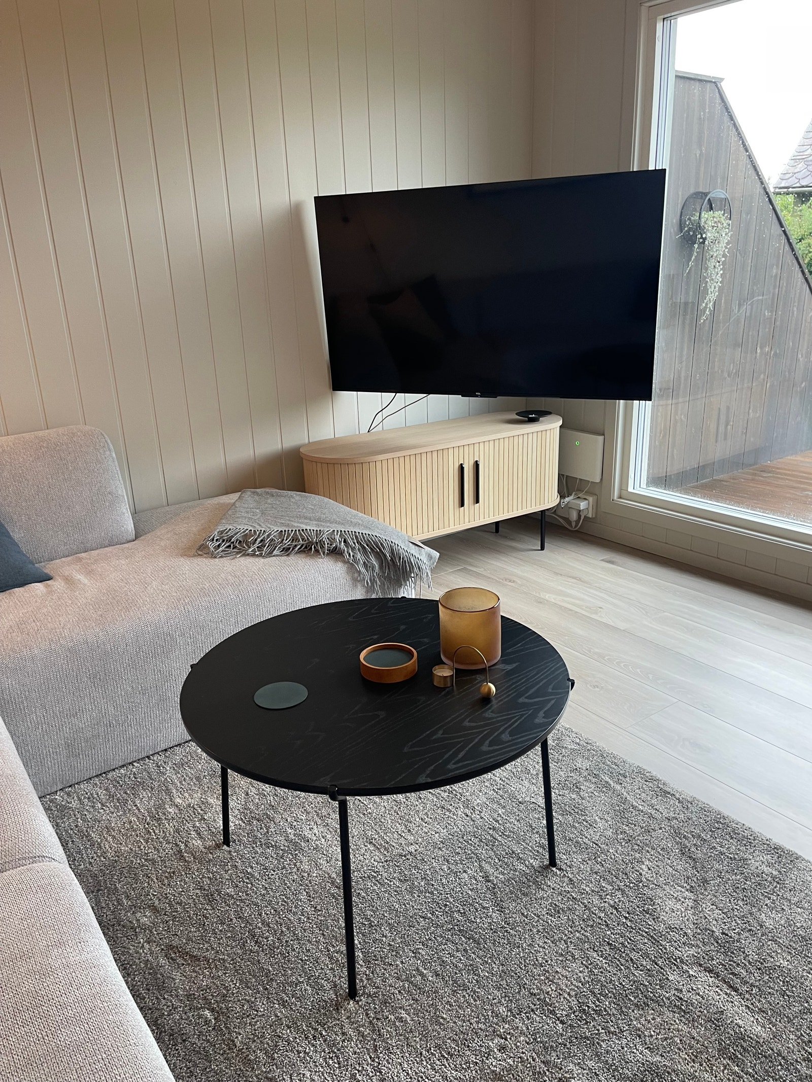 Svingbart veggfeste til TV Galleribilde