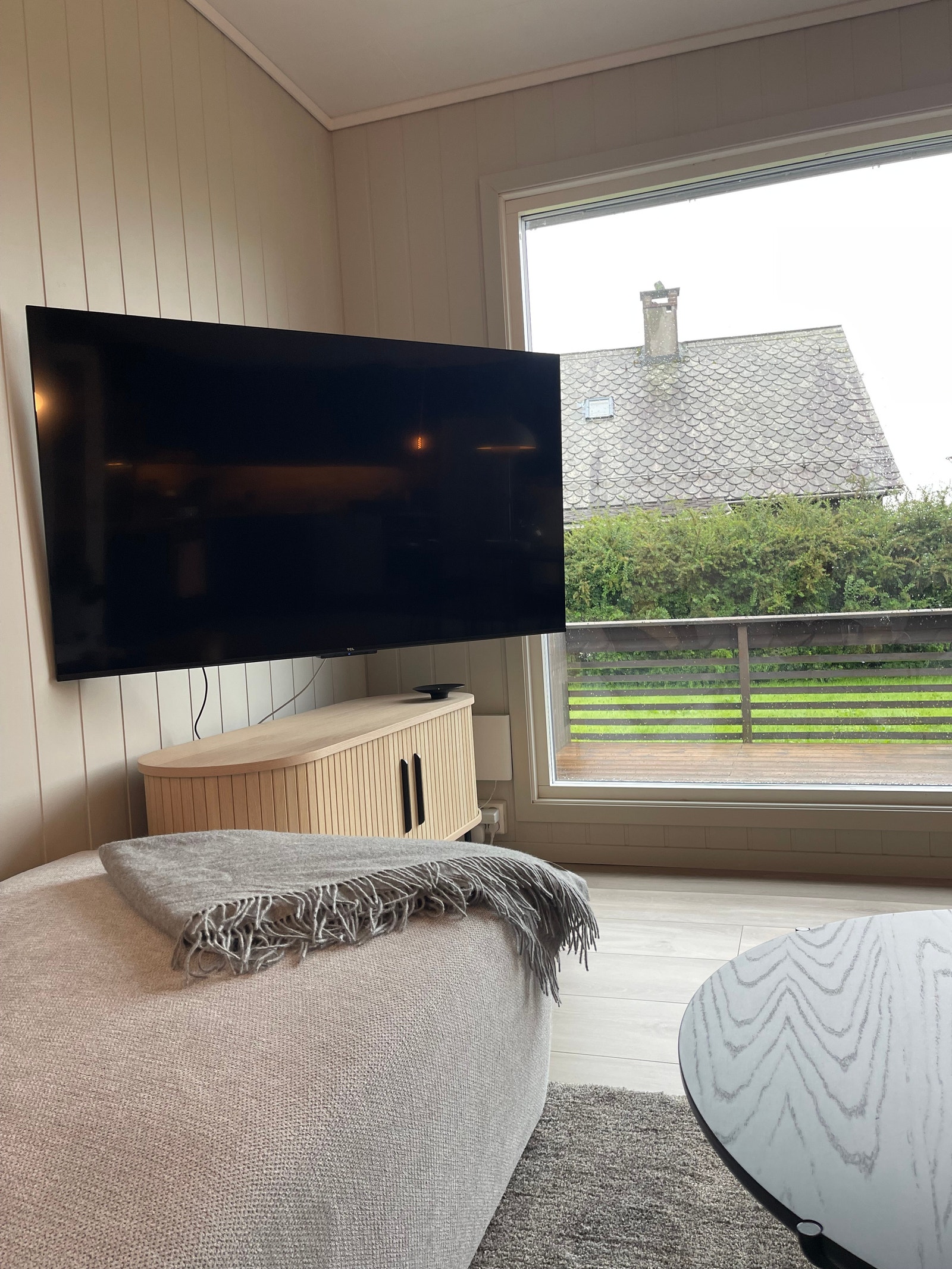 Svingbart veggfeste til TV Galleribilde