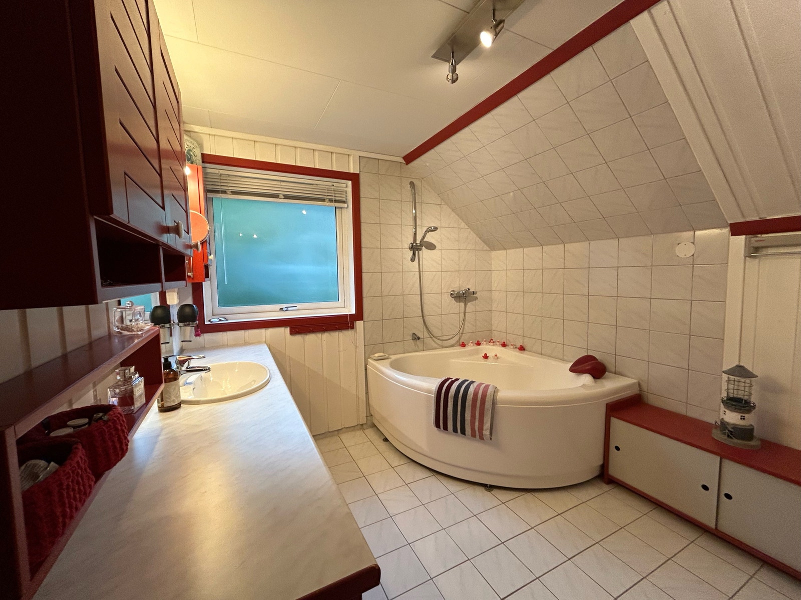 Bad. 2.etasje Galleribilde