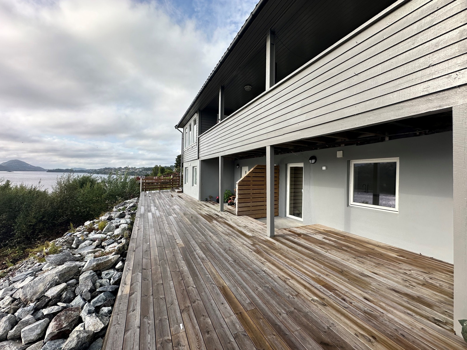 Leiligheten disponerer et romslig terrasseareal. Galleribilde