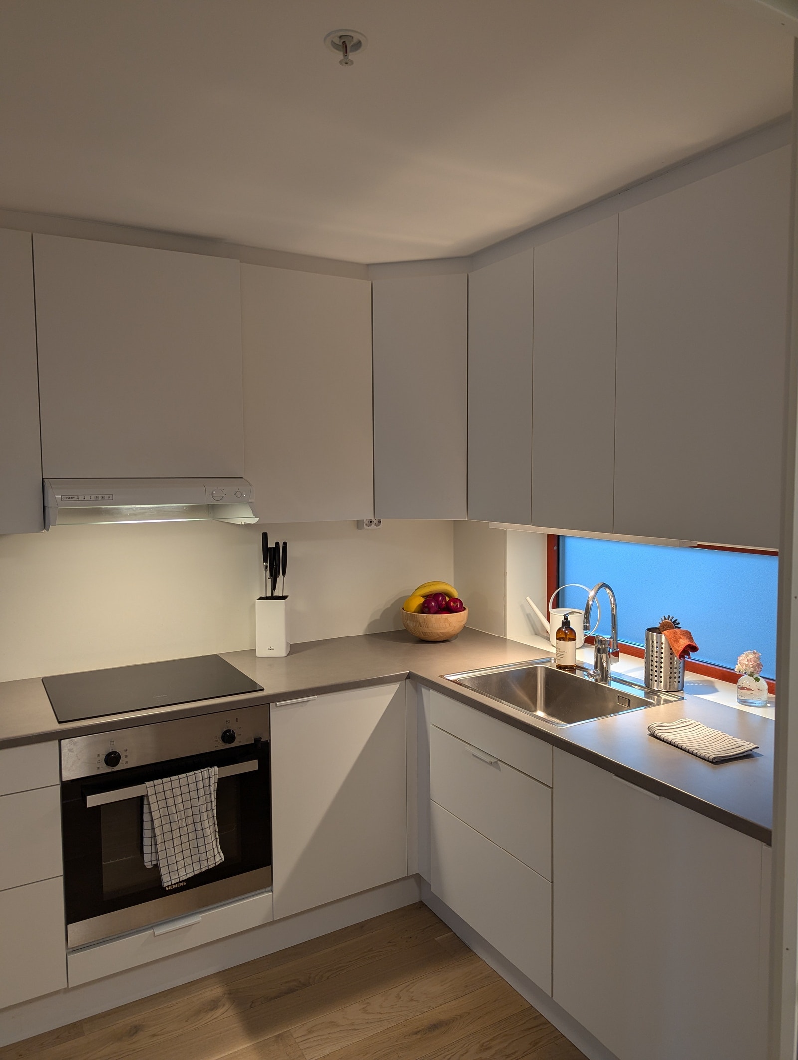 Kjøkken sett fra gang Galleribilde