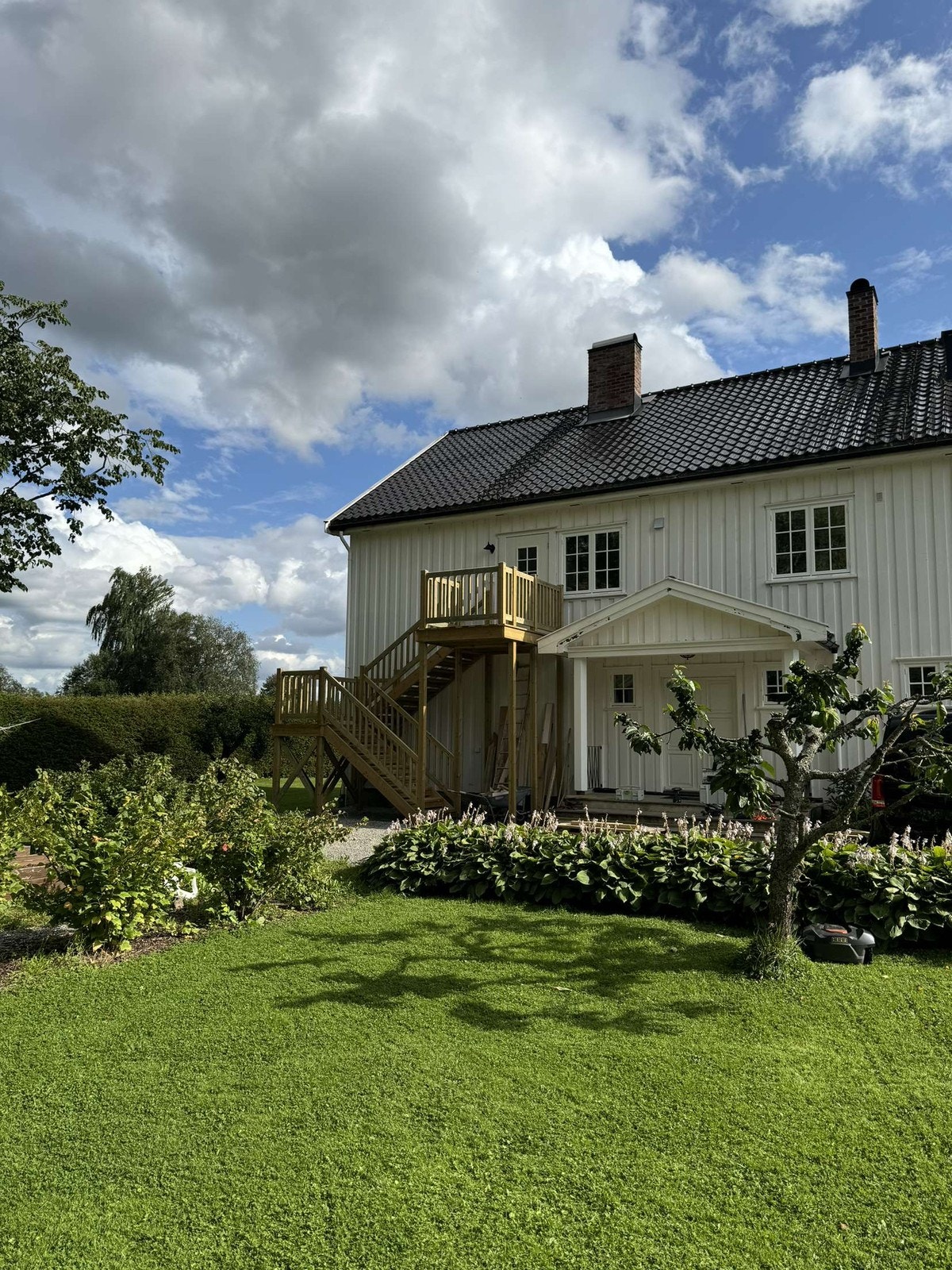 Egen inngang via utvendig trapp Galleribilde