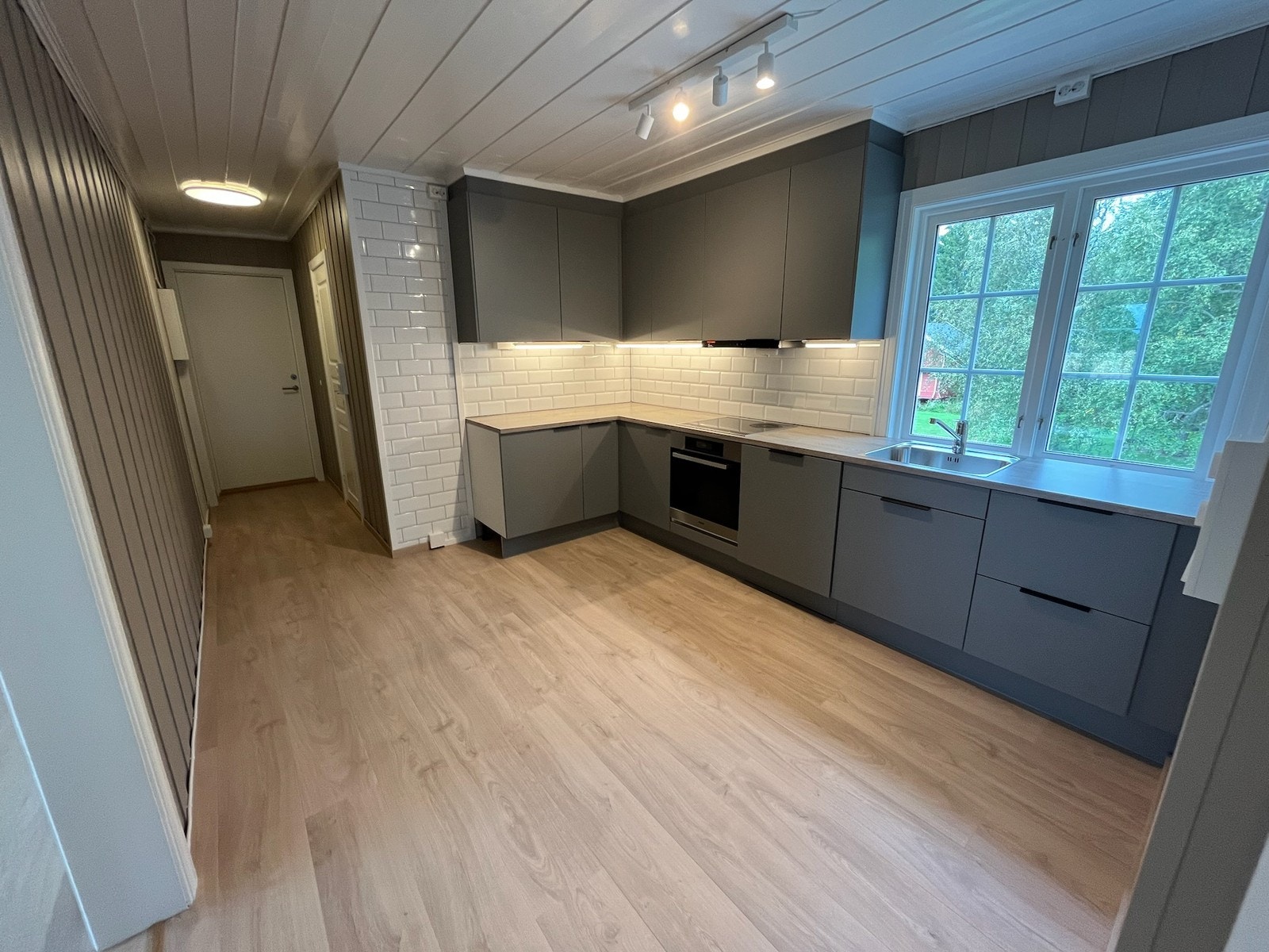 Nytt kjøkken, platetopp og ovn fra Miele Galleribilde