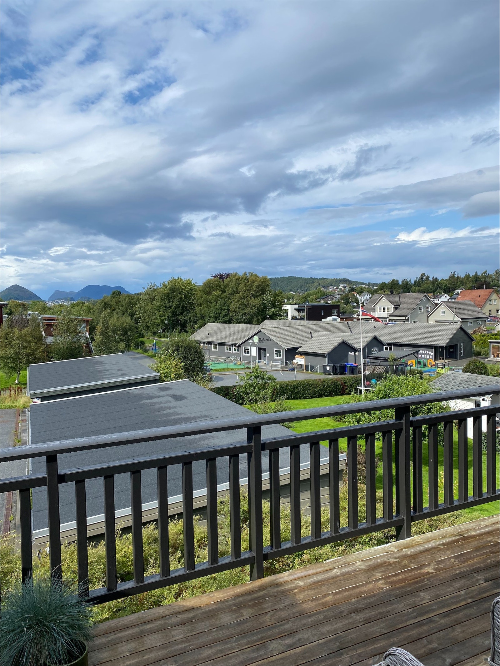 Utsikt fra balkong Galleribilde