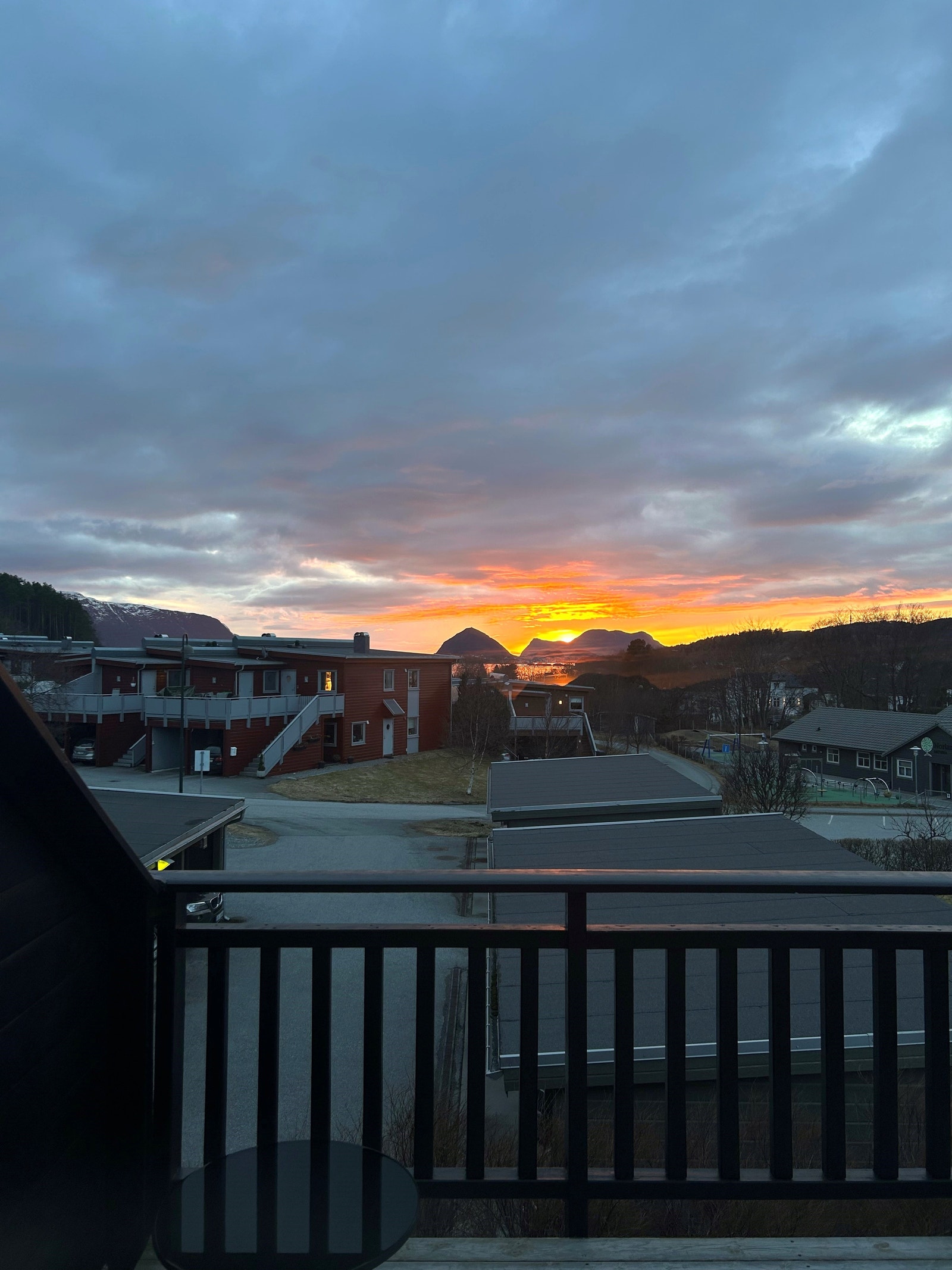Solnedgangen kan nytes fra balkongen Galleribilde
