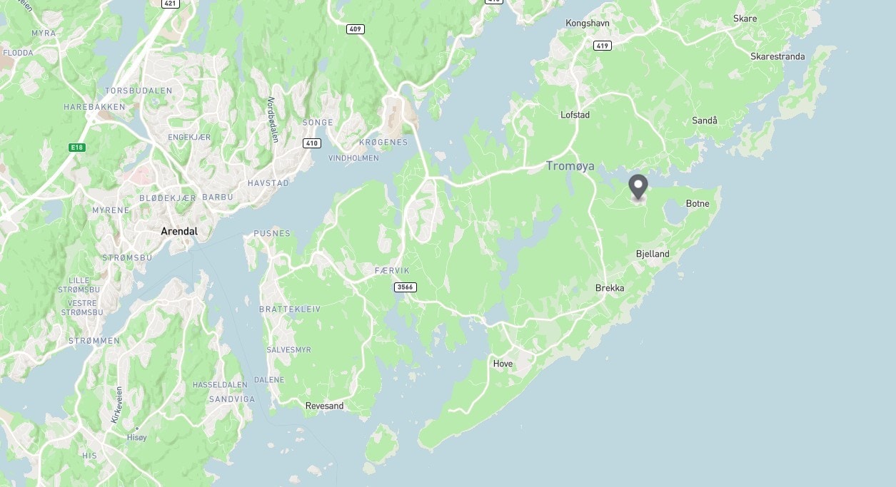 Alveberget hyttefelt ligger en kort kjøretur unna Arendal By. Gode veier og infrastruktur i et område med aktivitet og liv året rundt. Galleribilde