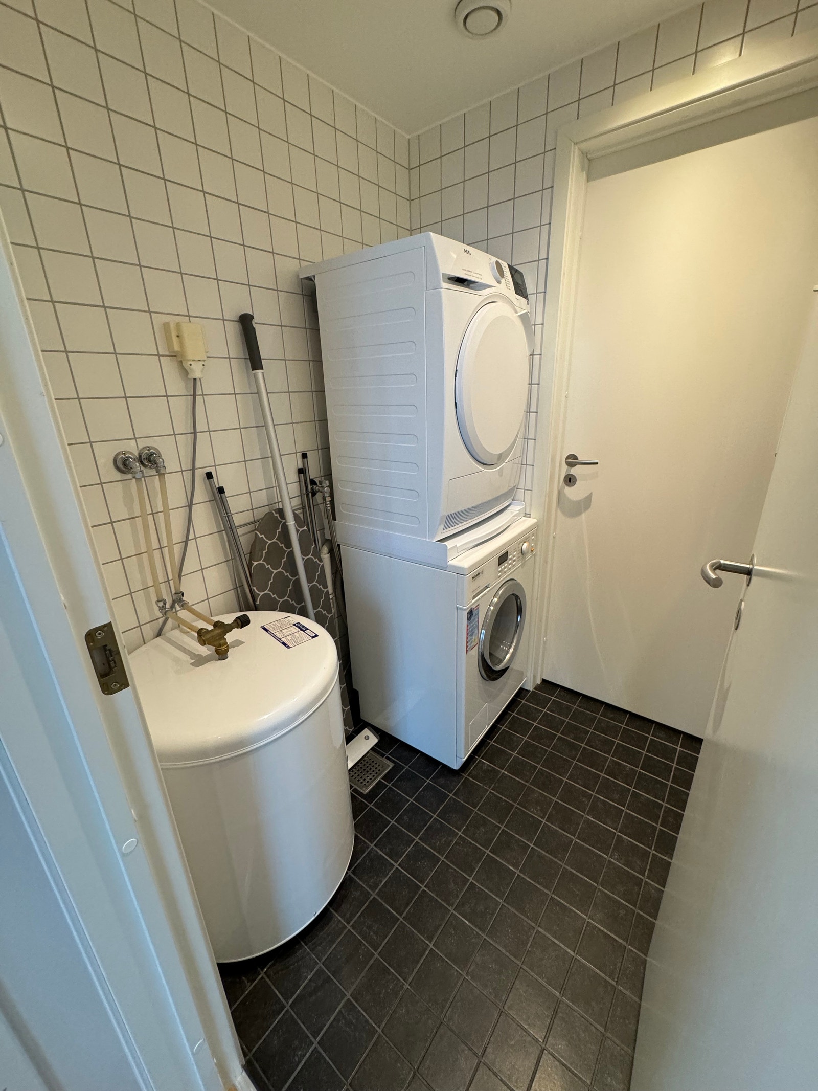 Vaskerom Galleribilde