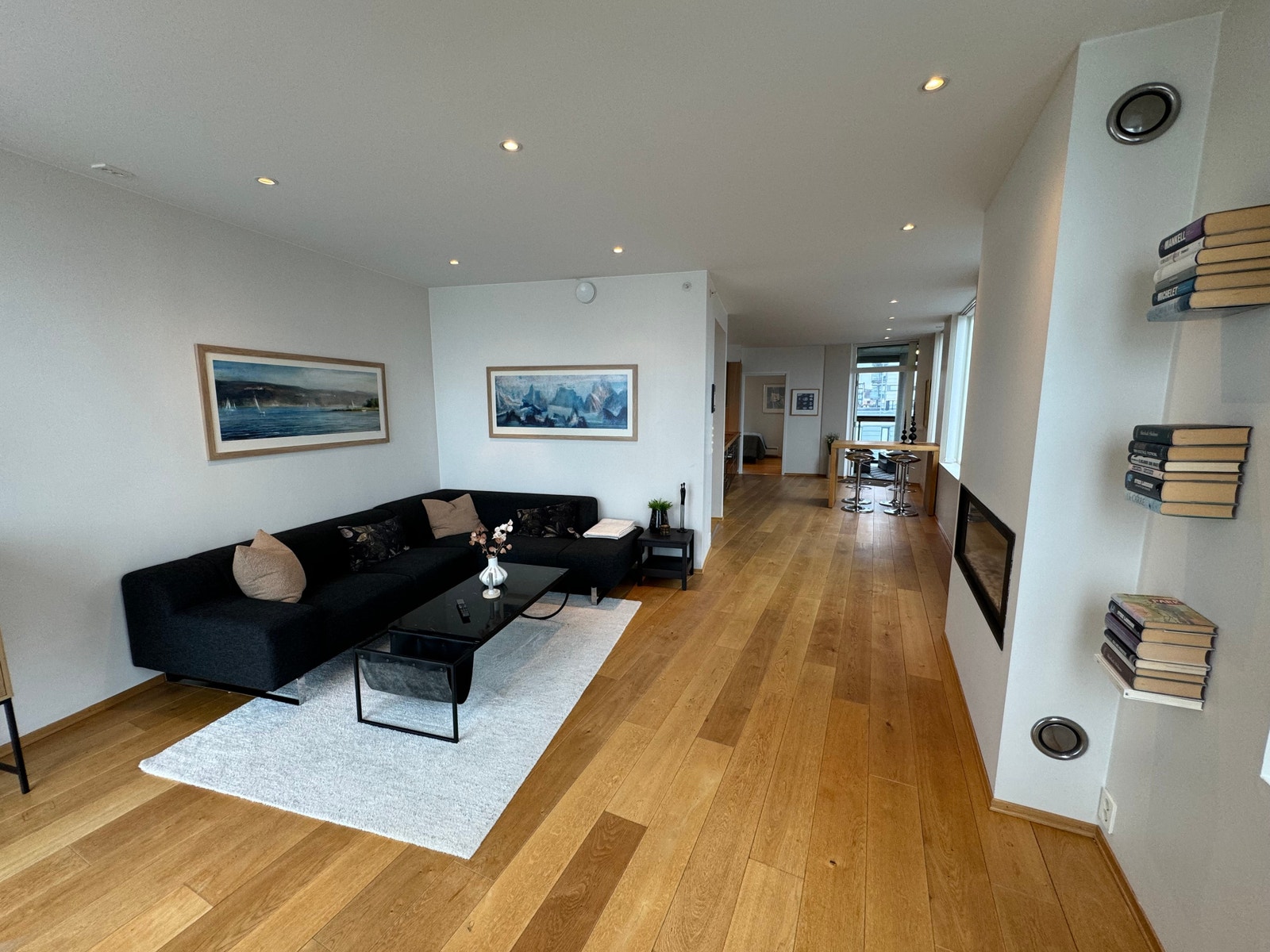 Stue mot kjøkken Galleribilde