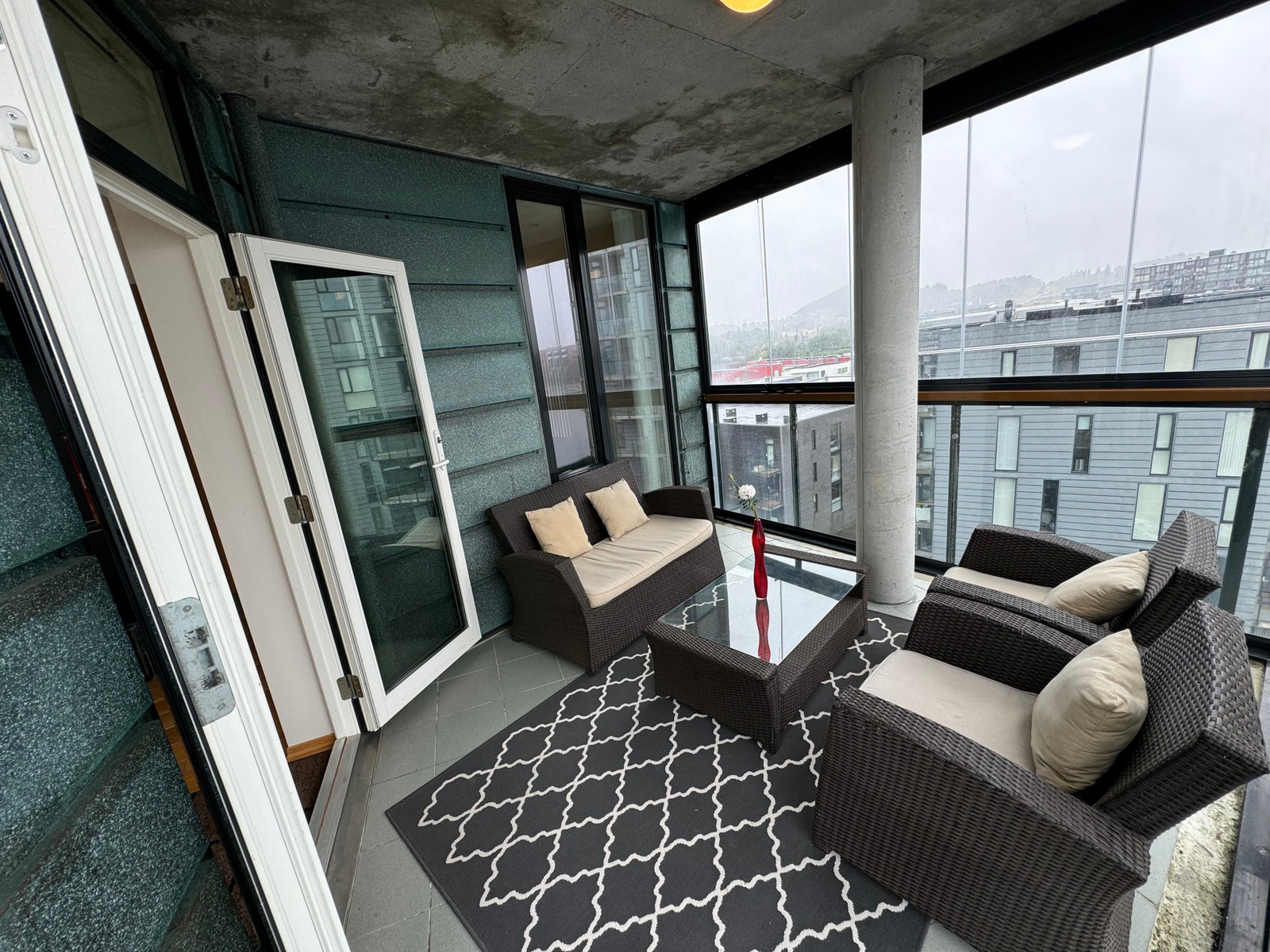 Innglasset balkong Galleribilde