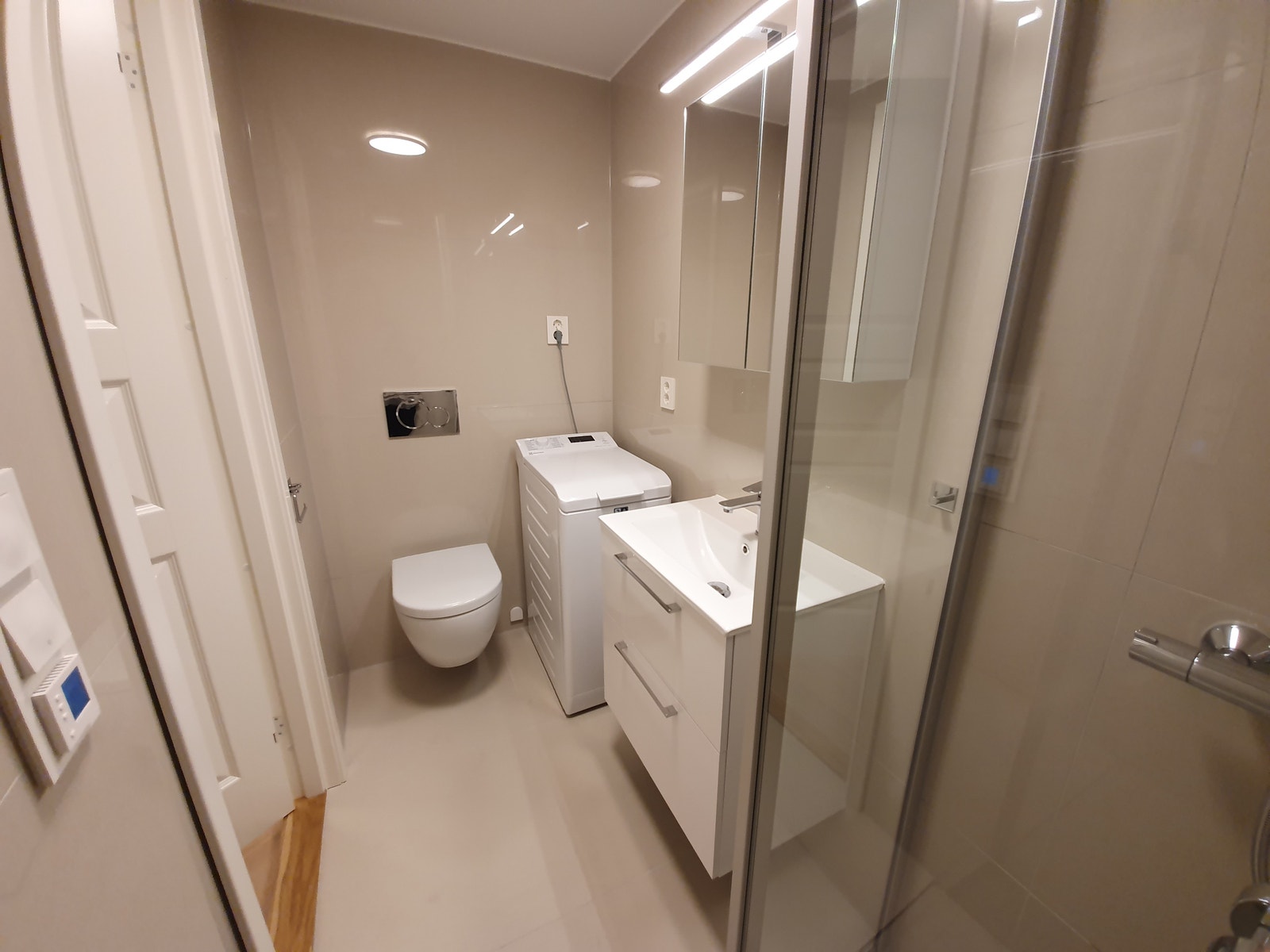 Bad, vaskemaskin inkludert Galleribilde