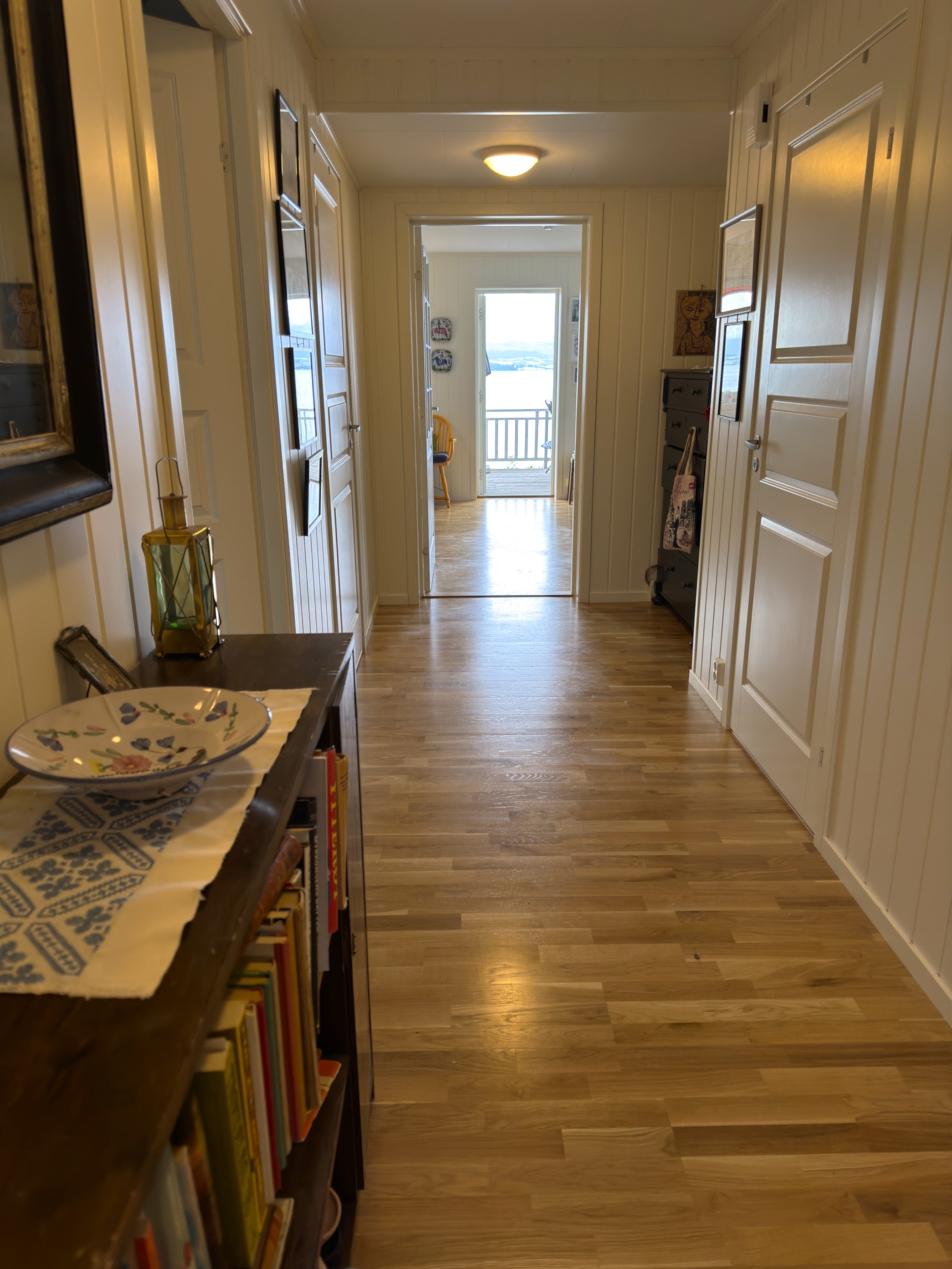 Leiligheten er gjennomgående med gode lysforhold. Galleribilde