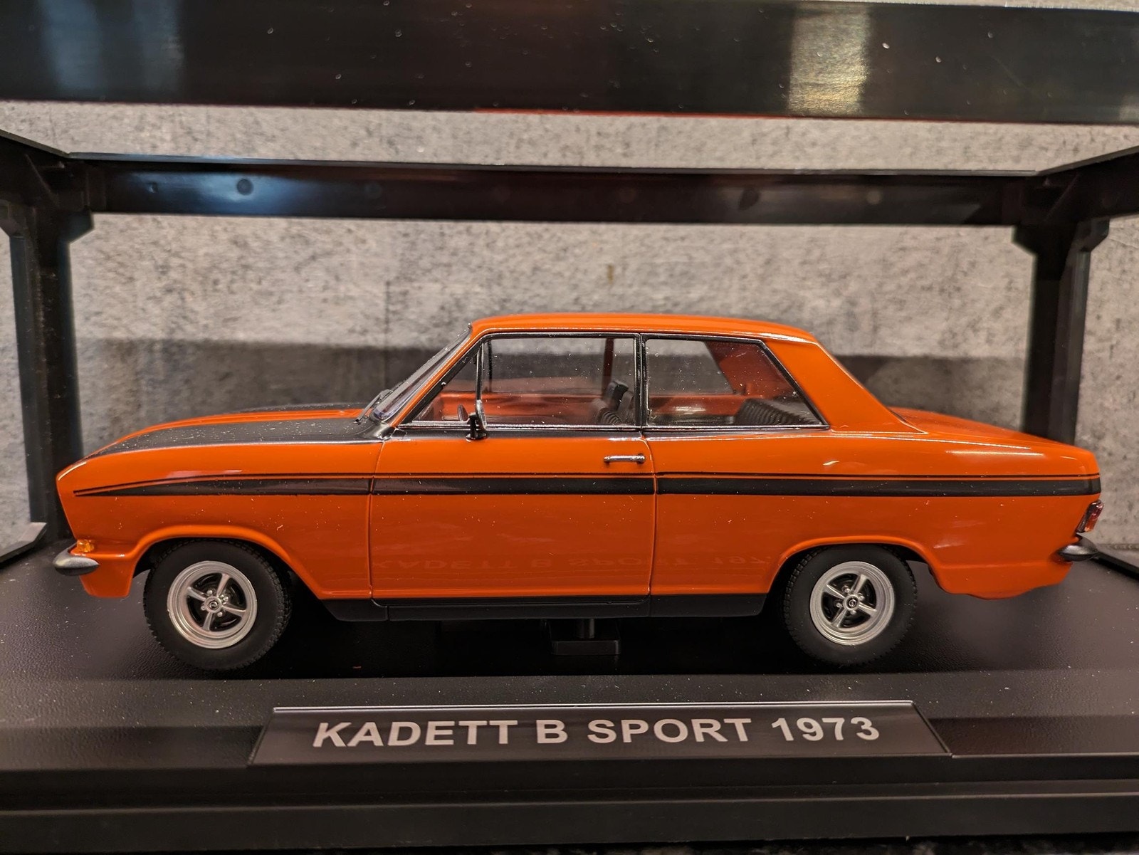 1/18 オペル Opel Kadett B Sport 1973 赤 ミニカー 1/18 サーブ SAAB