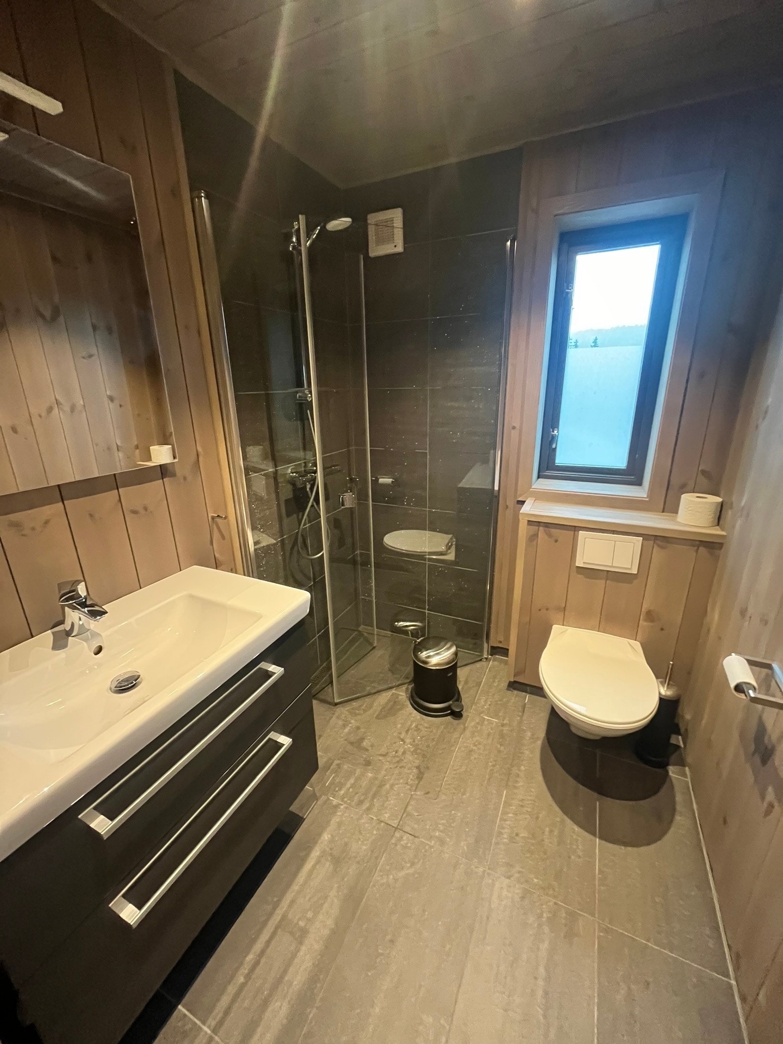 Ekstrabad med dusj Galleribilde