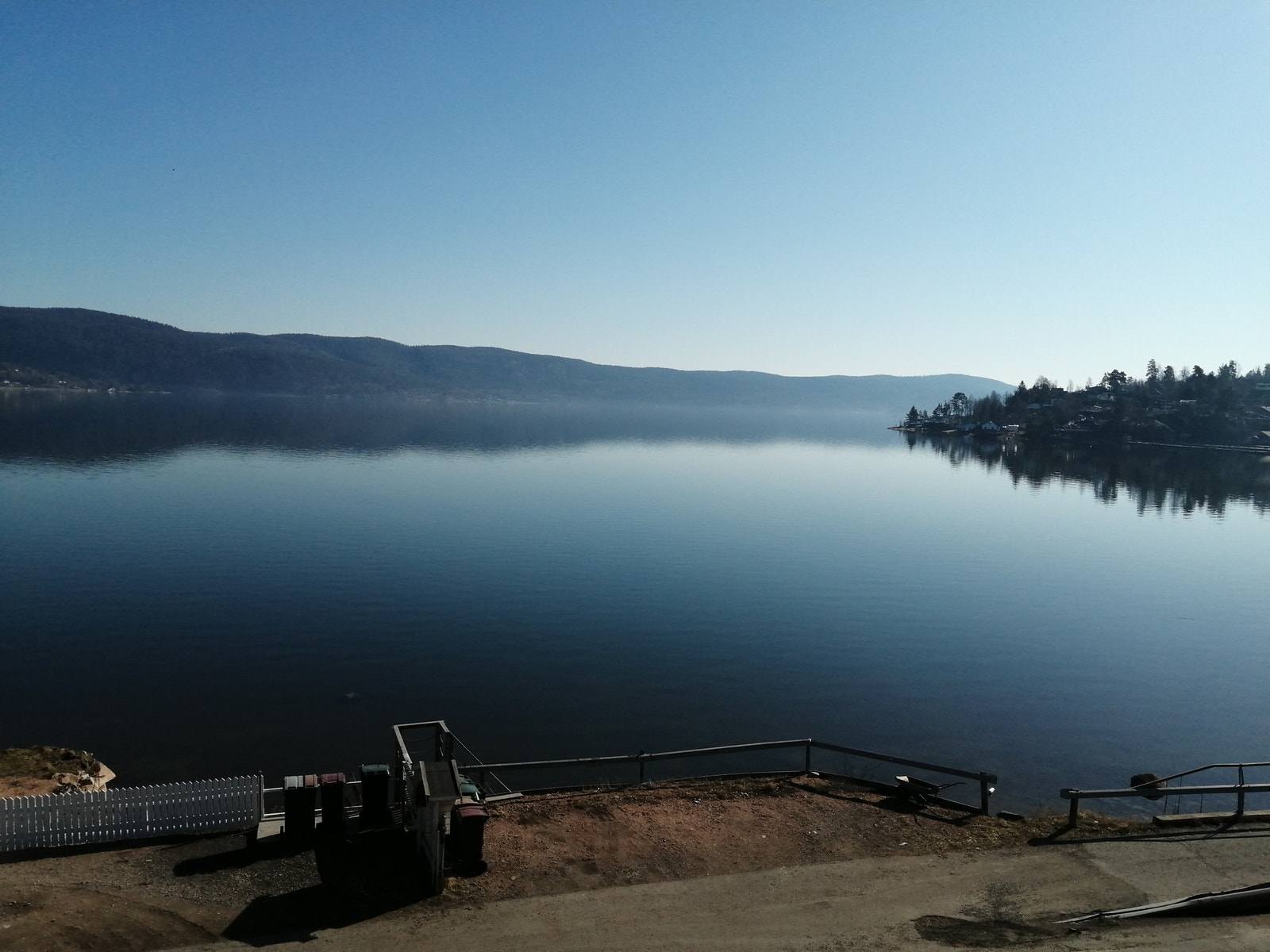 Panoramautsikt fra huset. Her er det bare å nyte den fantastiske utsikten. Vært i familiens eie i 36 år. Galleribilde