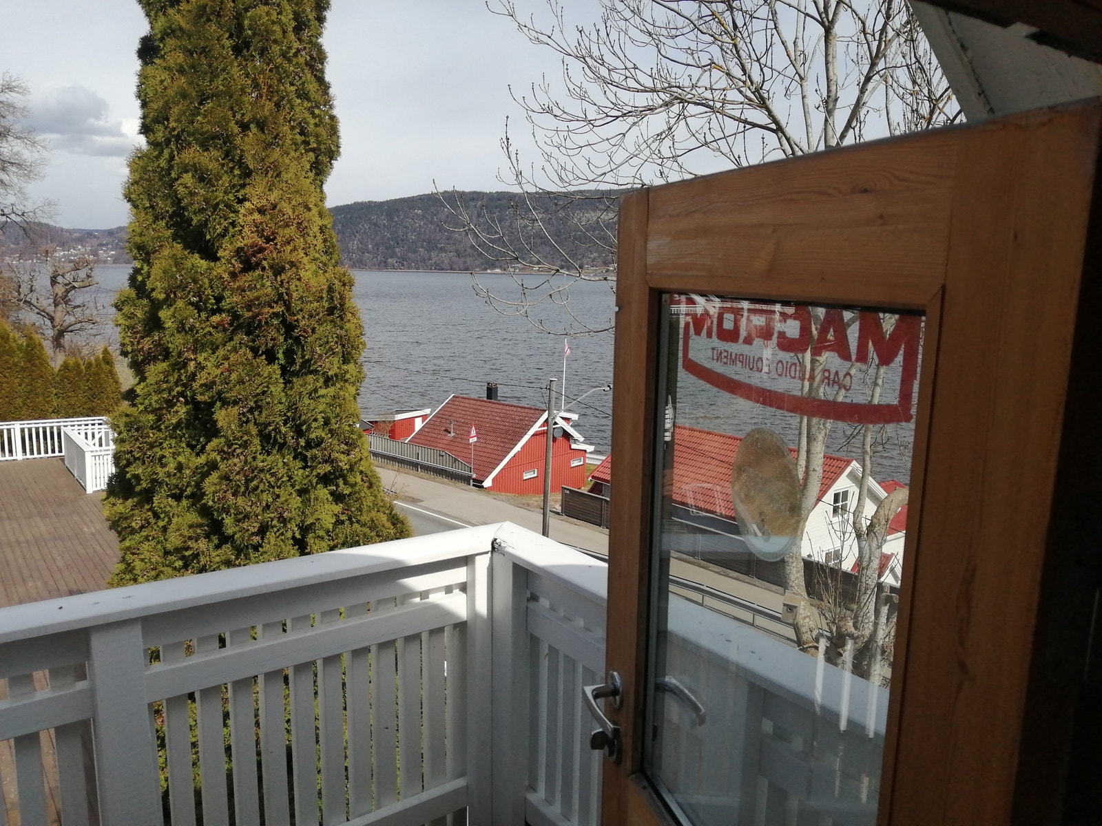 Ut til altan. Galleribilde