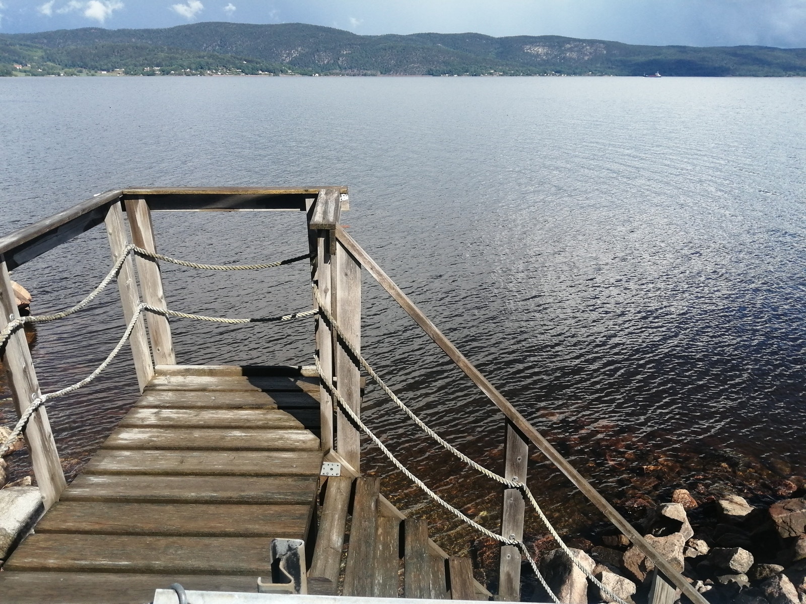 Trapp ved parkering ned til stranda.. Galleribilde