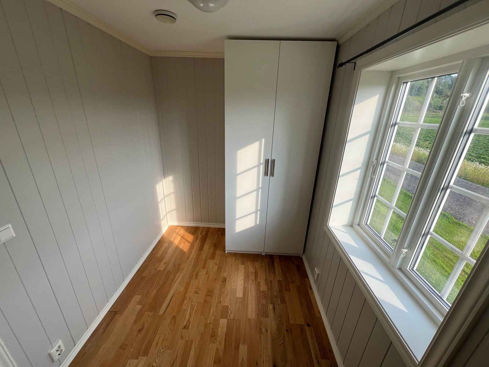 Soverom nr2 i 1.etg., inngang ved bad. Galleribilde