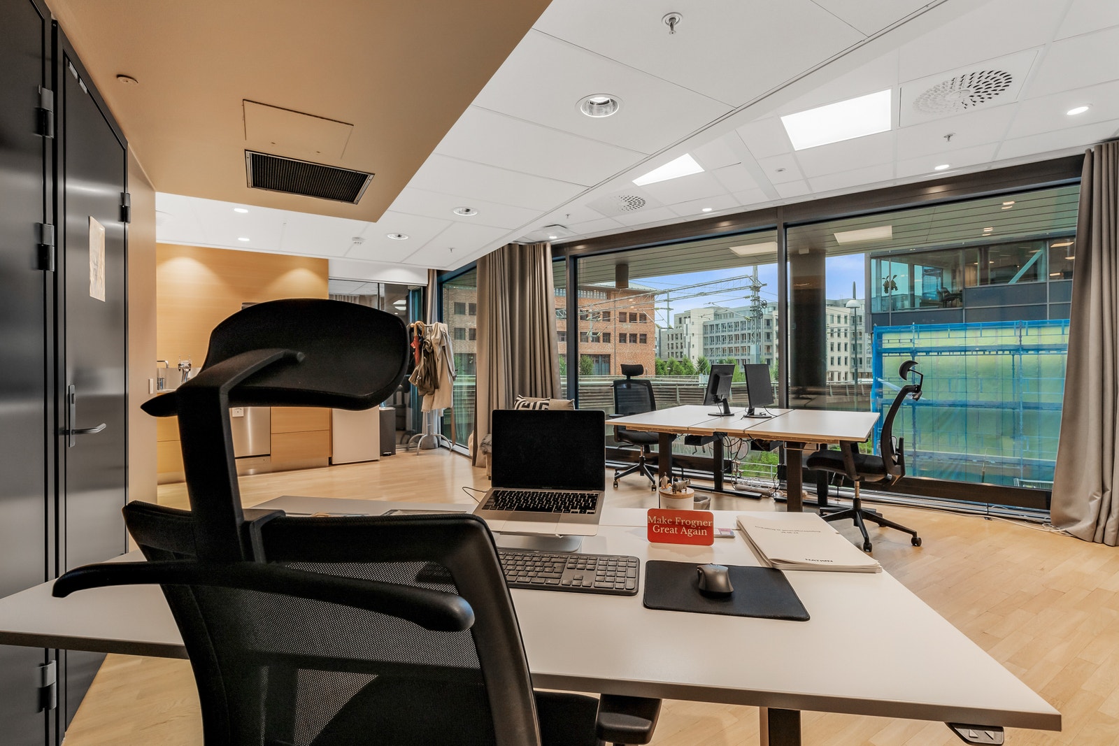 Kontor med kjøkken Galleribilde