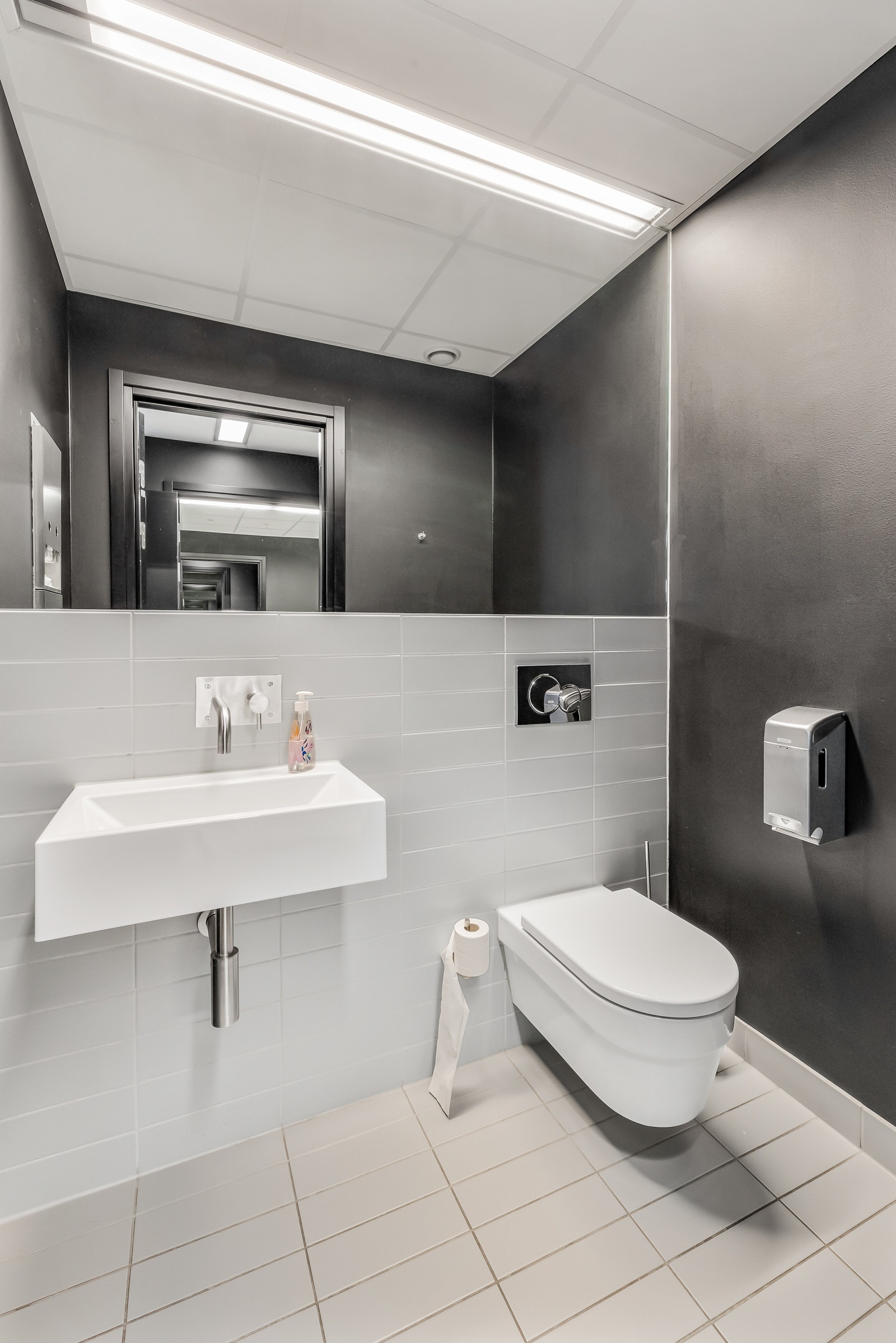 To private toaletter følger med Galleribilde