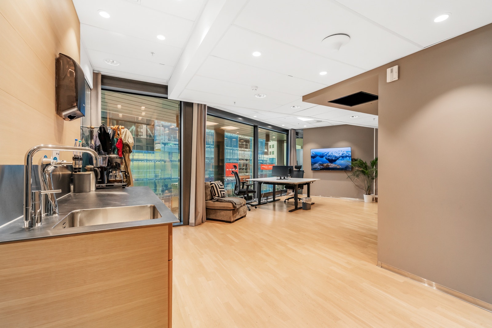 Kontor med kjøkken Galleribilde