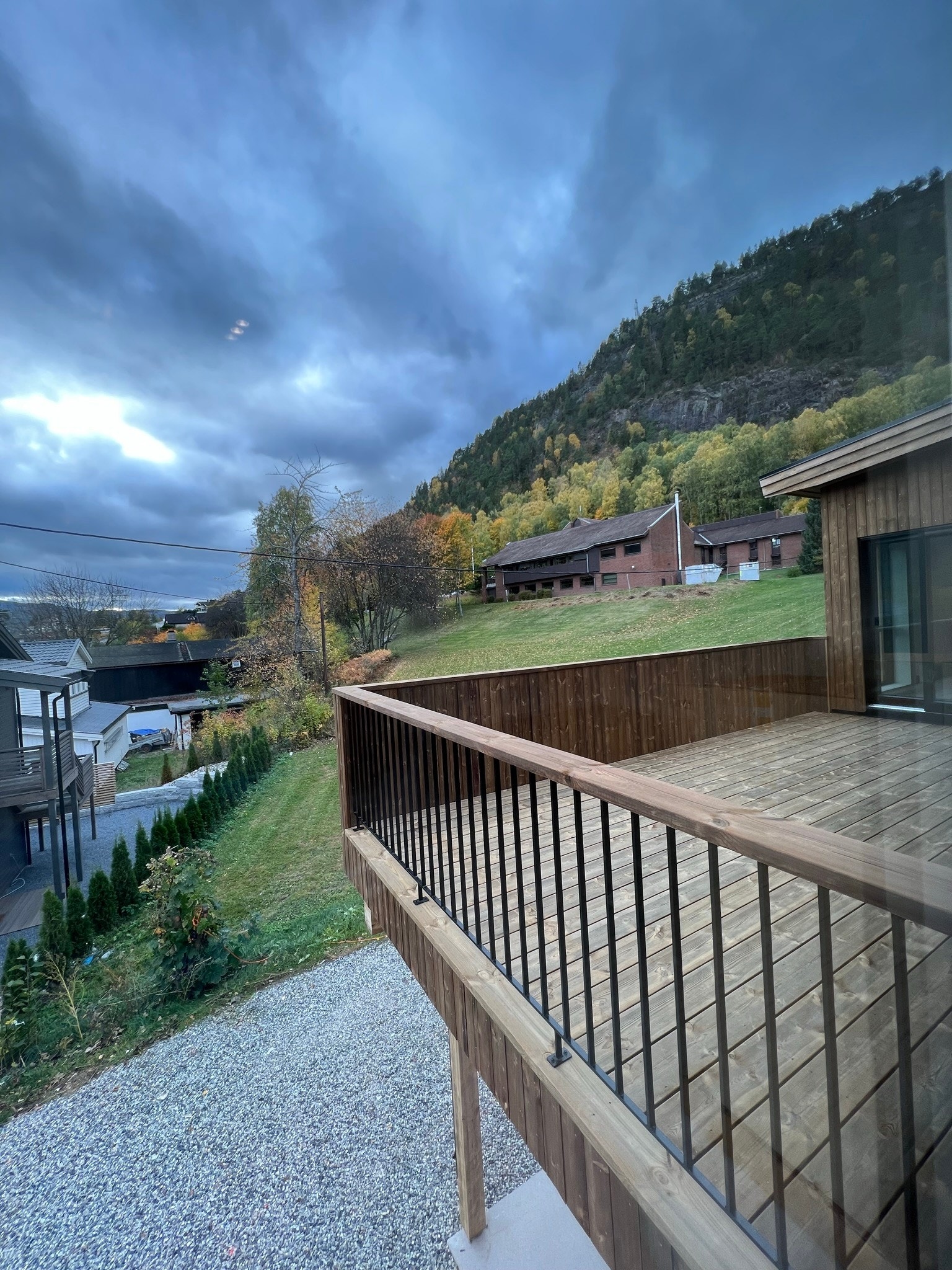 Mot Vest Galleribilde