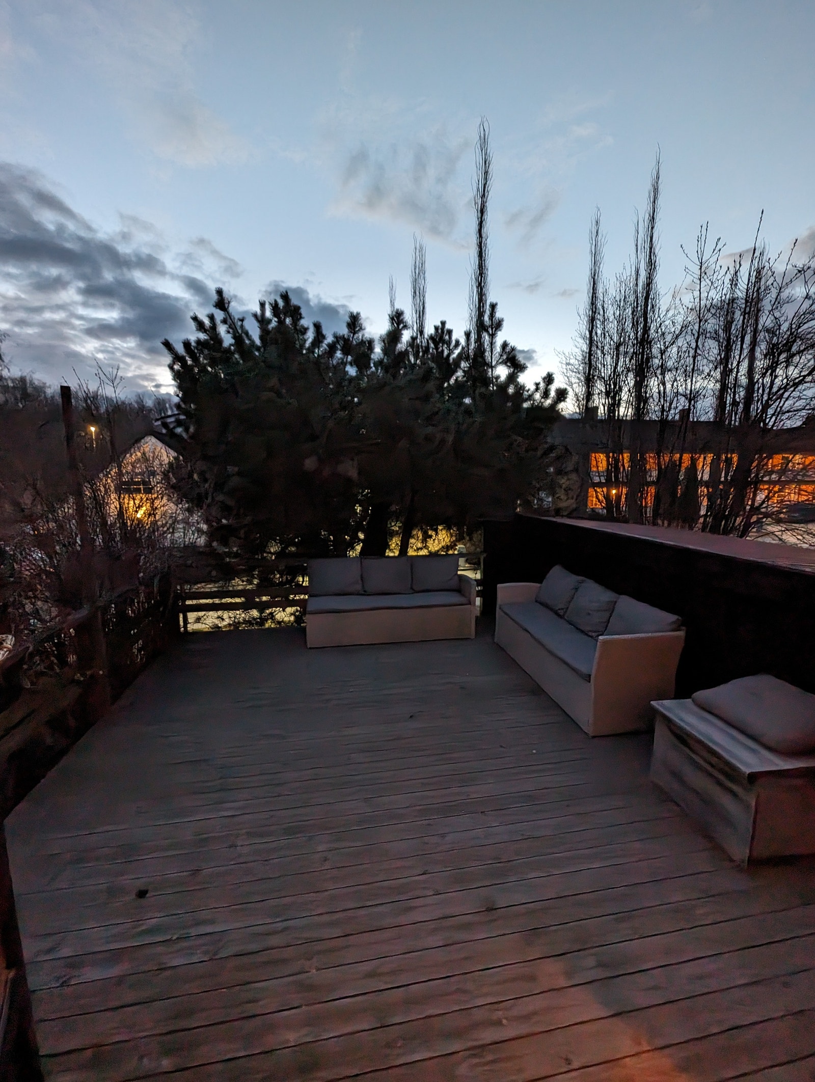 Stor terrasse med nydelig solgang. Galleribilde