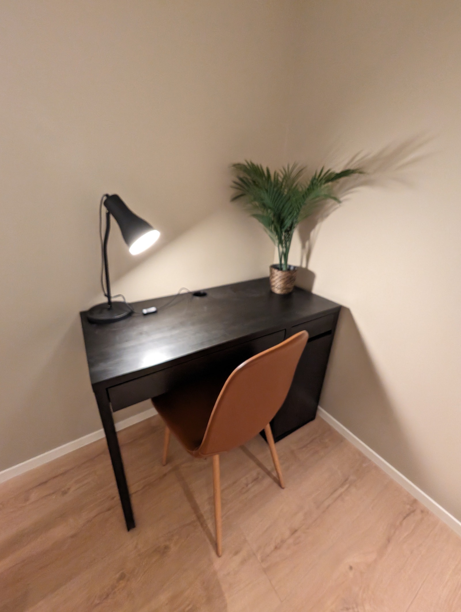 Skrivebord også på sov 3 Galleribilde